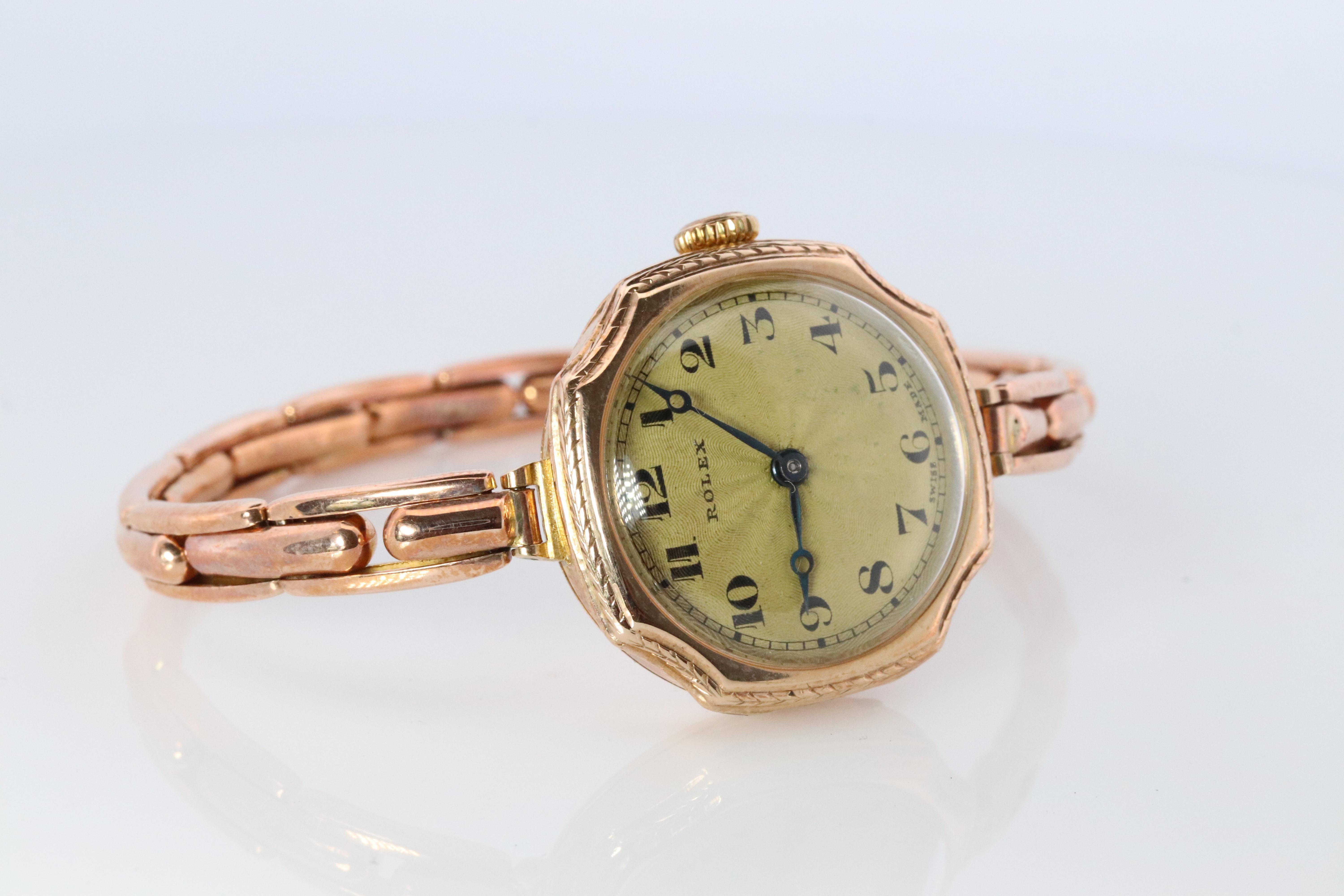Antico orologio da cocktail Rolex da donna. Oro rosa 9k 0902 a carica manuale. In condizioni buone in vendita a Port Charlotte, FL