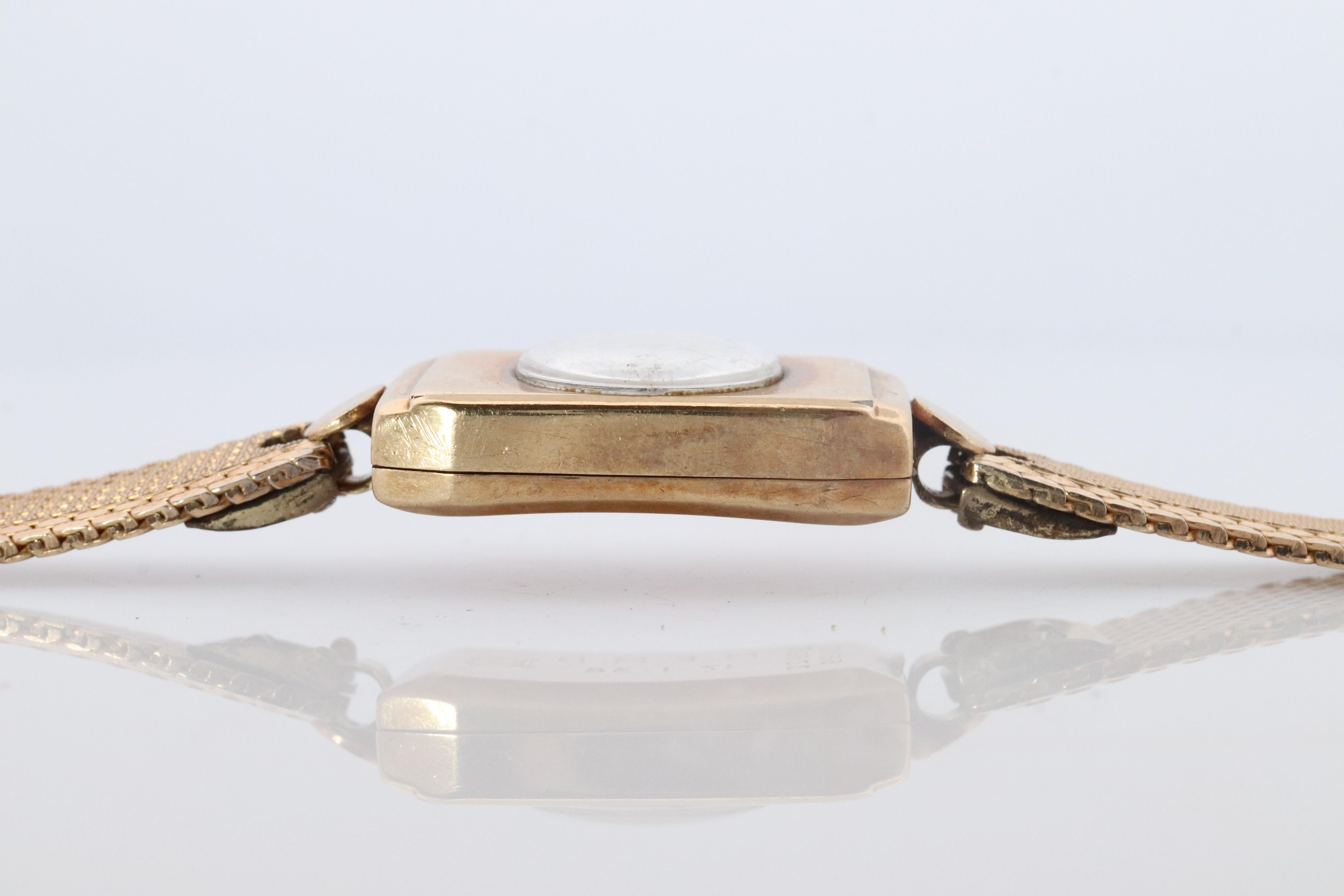 Antique Rolex Womens Cocktail Watch. 9k YG 2699 Manual Windup. Circa 1930s Pour femmes en vente