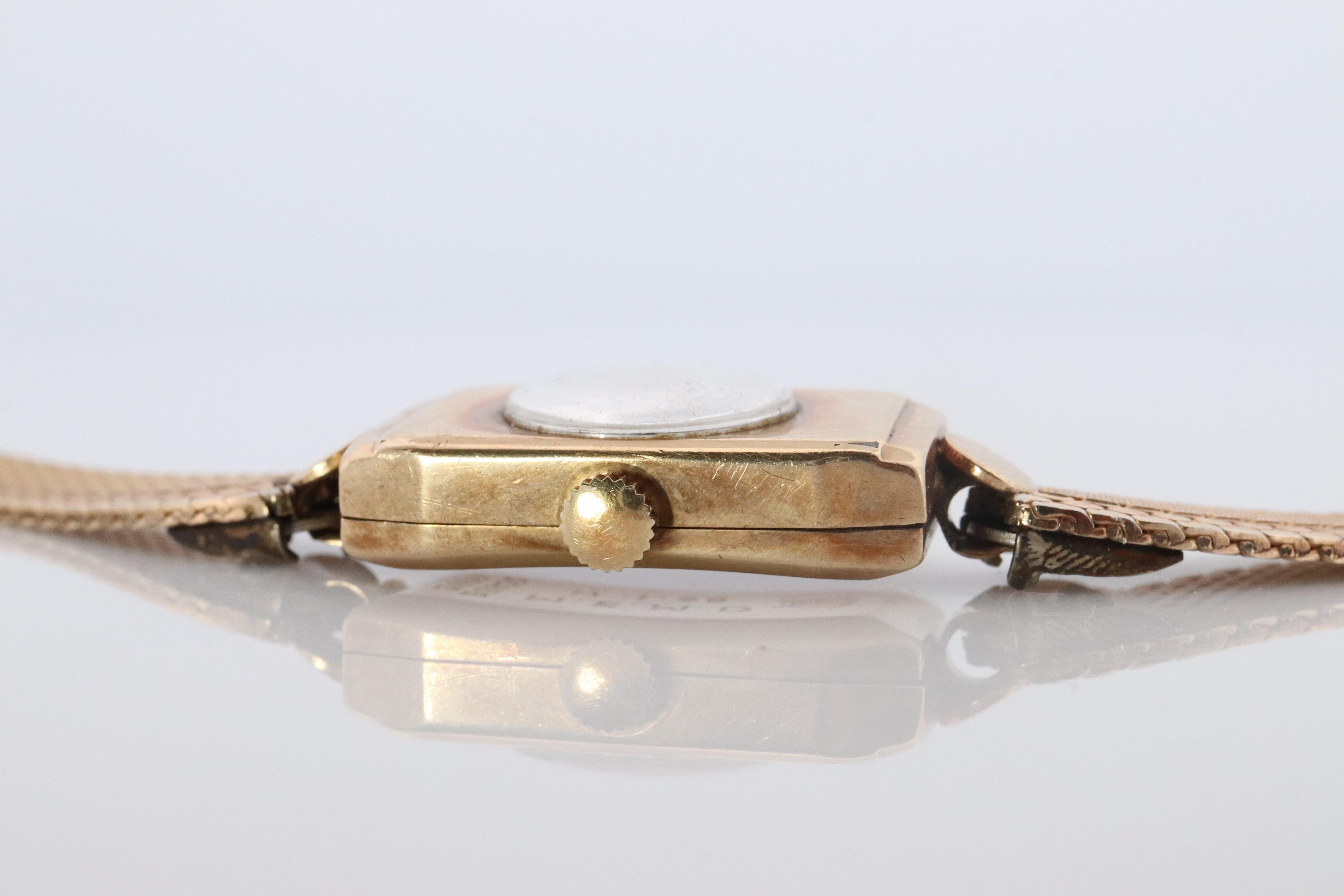 Antique Rolex Womens Cocktail Watch. 9k YG 2699 Manual Windup. Circa 1930s en vente 1