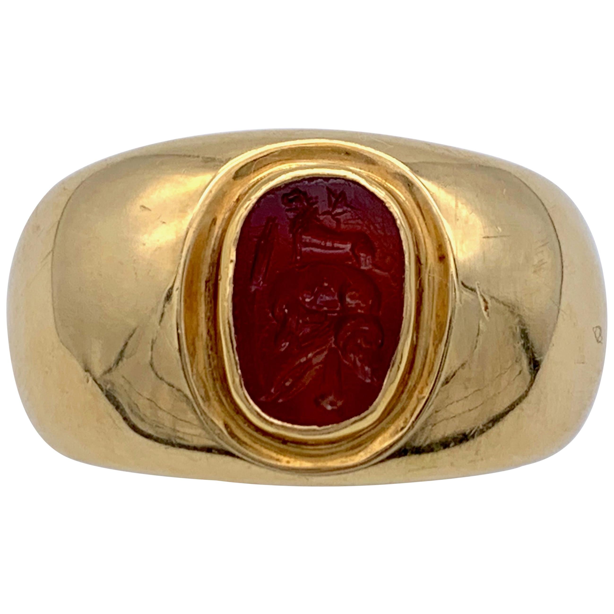 Antique Roman Republic Agate Intaglio Gents Ring Victorian 15 Karat Gold Mount