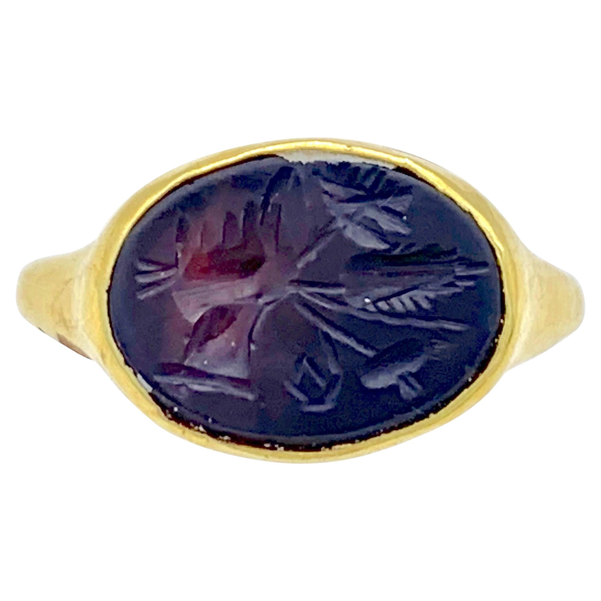 Antique Roman Agate Intaglio Ring 18 Karat Gold Symbol of Fortune and Good Luck For Sale