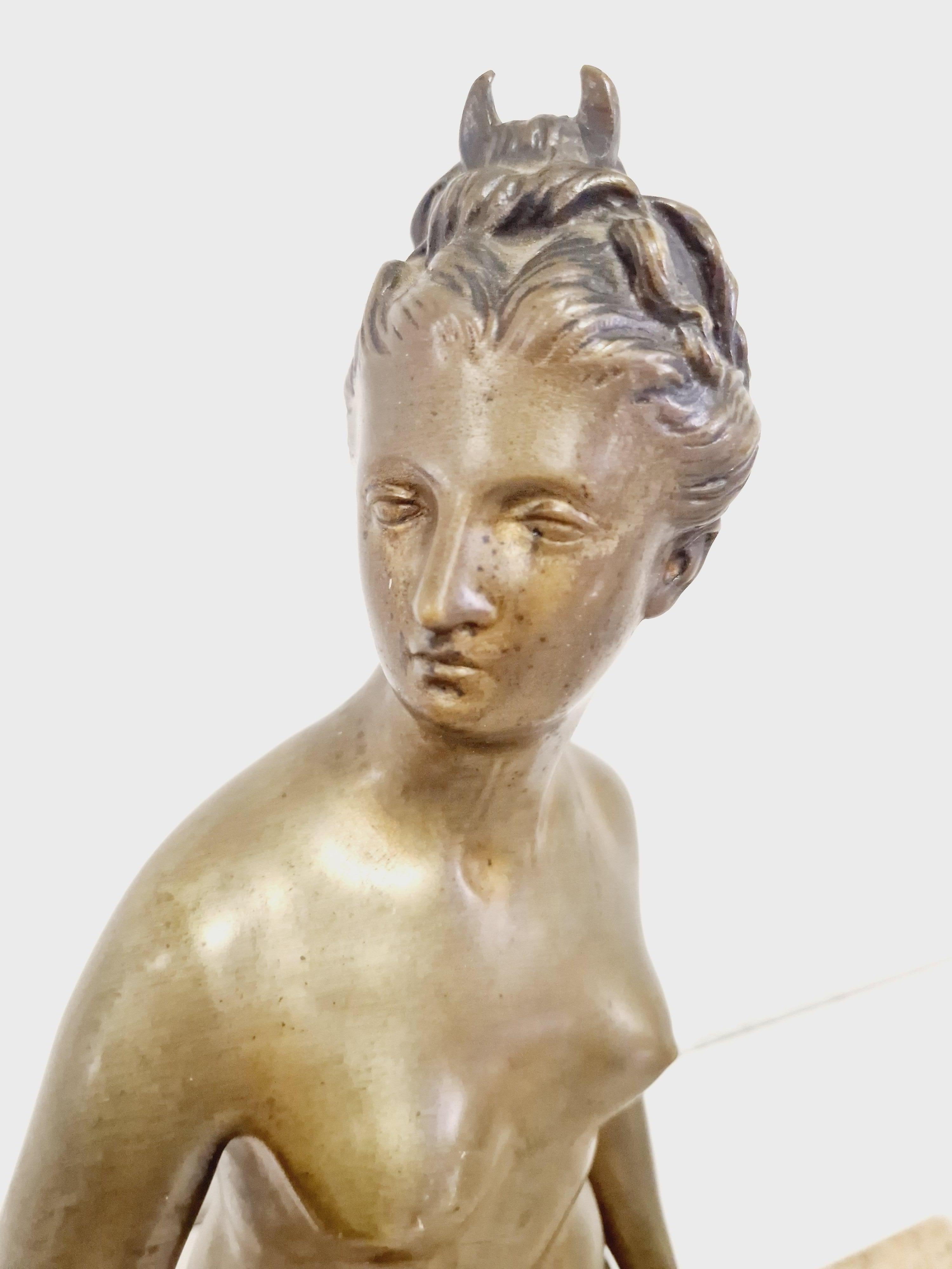 Intagliato Antica statua romana di Diana in bronzo -  60 cm in vendita
