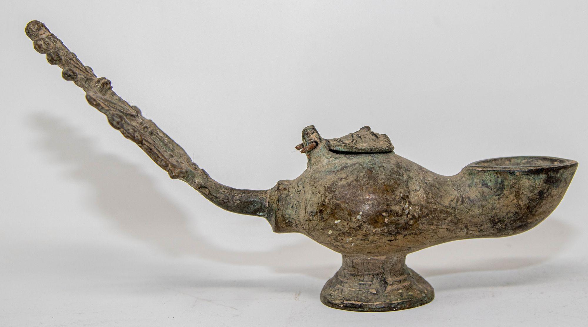 Lampe à huile ancienne de style byzantin romain en bronze en vente 4
