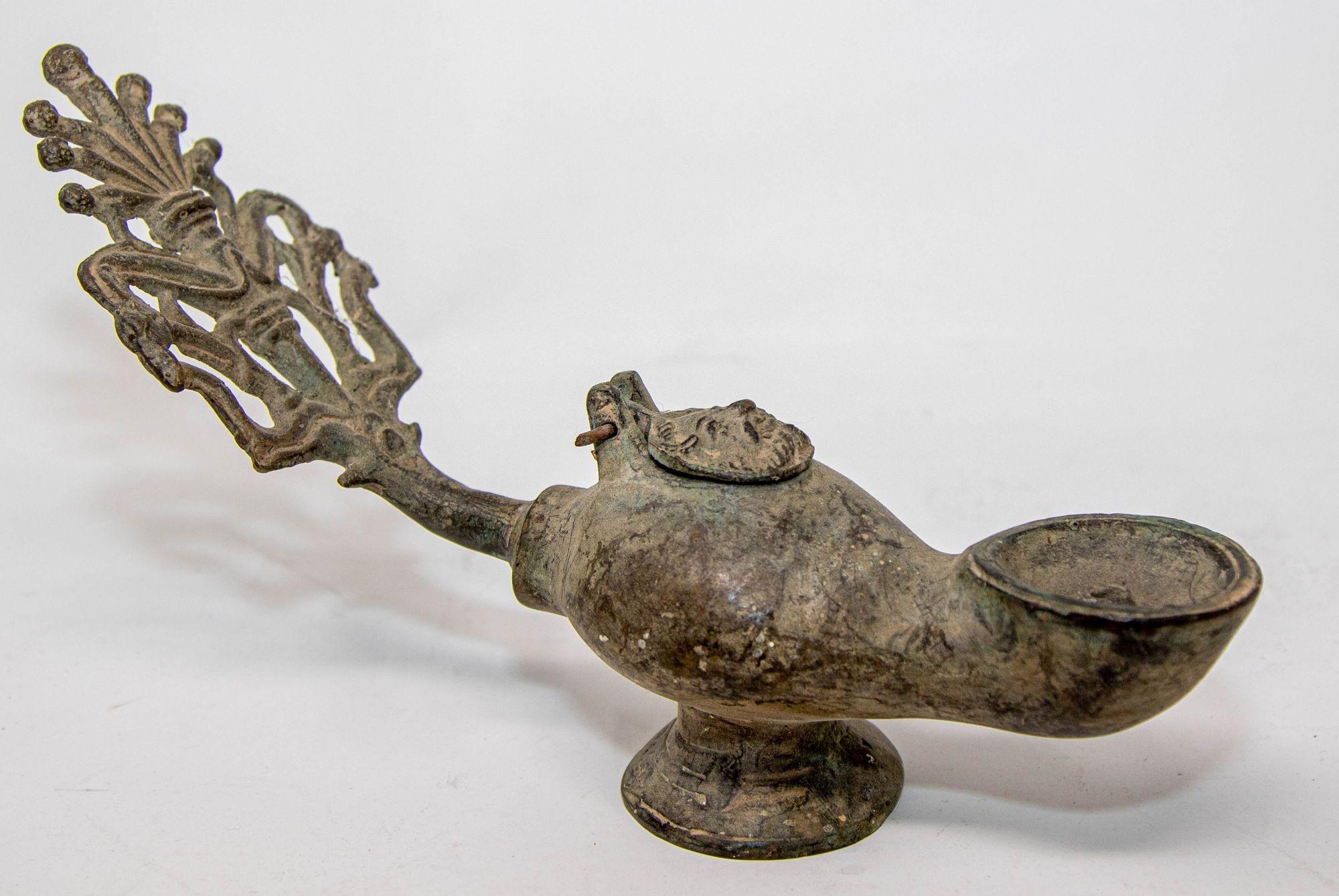 Lampe à huile ancienne de style byzantin romain en bronze en vente 8