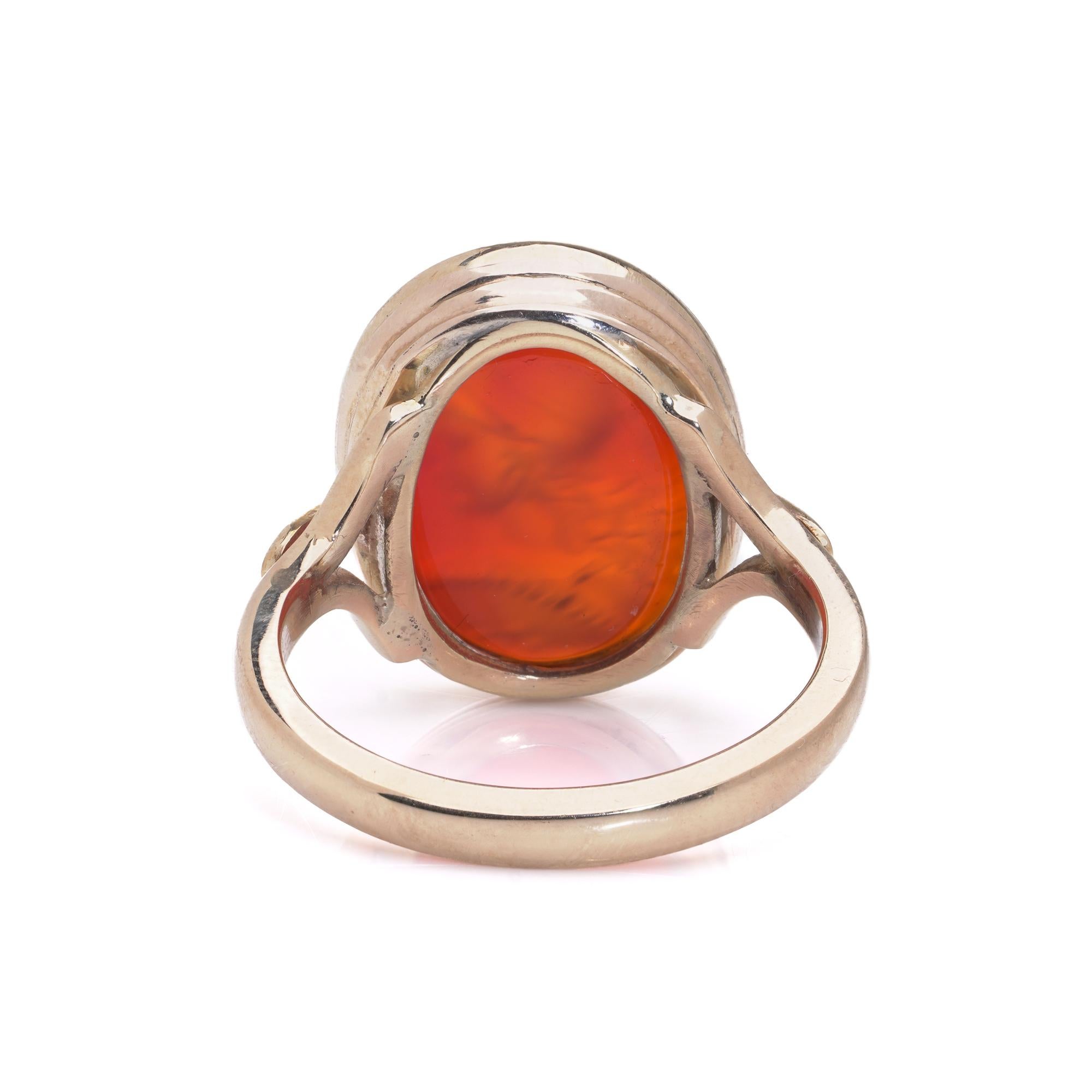 Ancienne chevalière romaine en cornaline avec camée représentant un guerrier romain Bon état - En vente à Braintree, GB