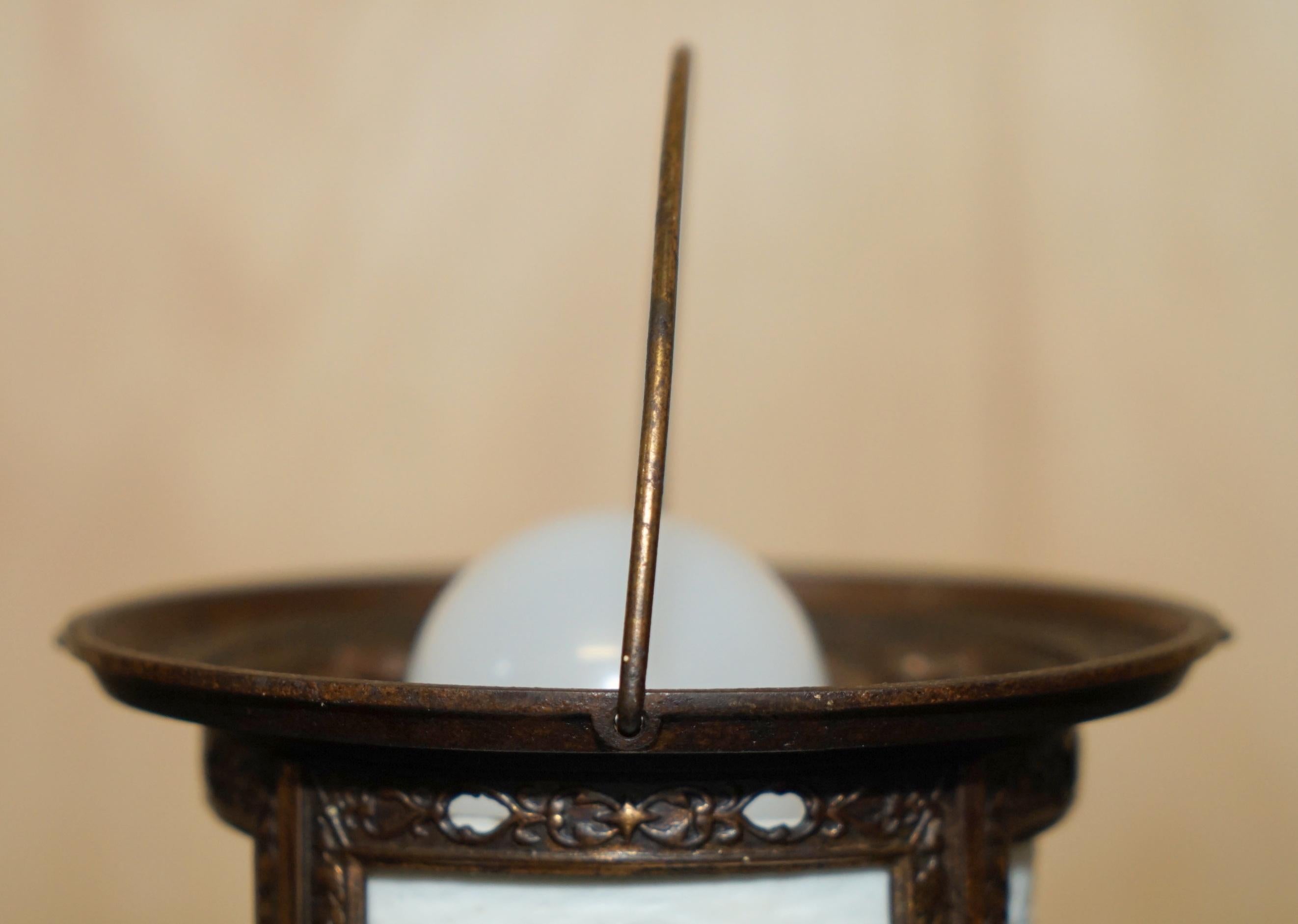ANTIQUERoman GRAND TOUR BRONZED CANDLE LAMP RESTORED ZU USE AS A TABLE LAMp (Handgefertigt) im Angebot