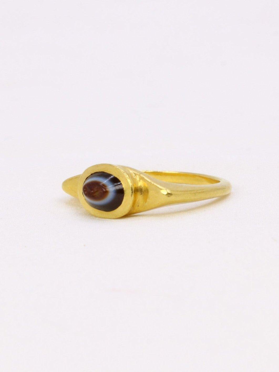 Antique roman intaglio ring on agate figuring Athena 1