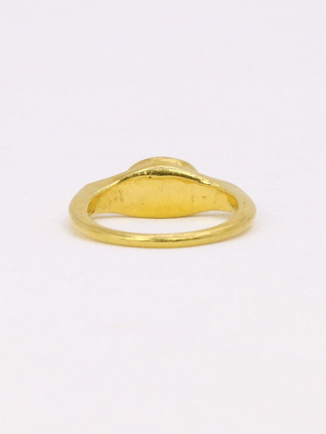 Antique roman intaglio ring on agate figuring Athena 3