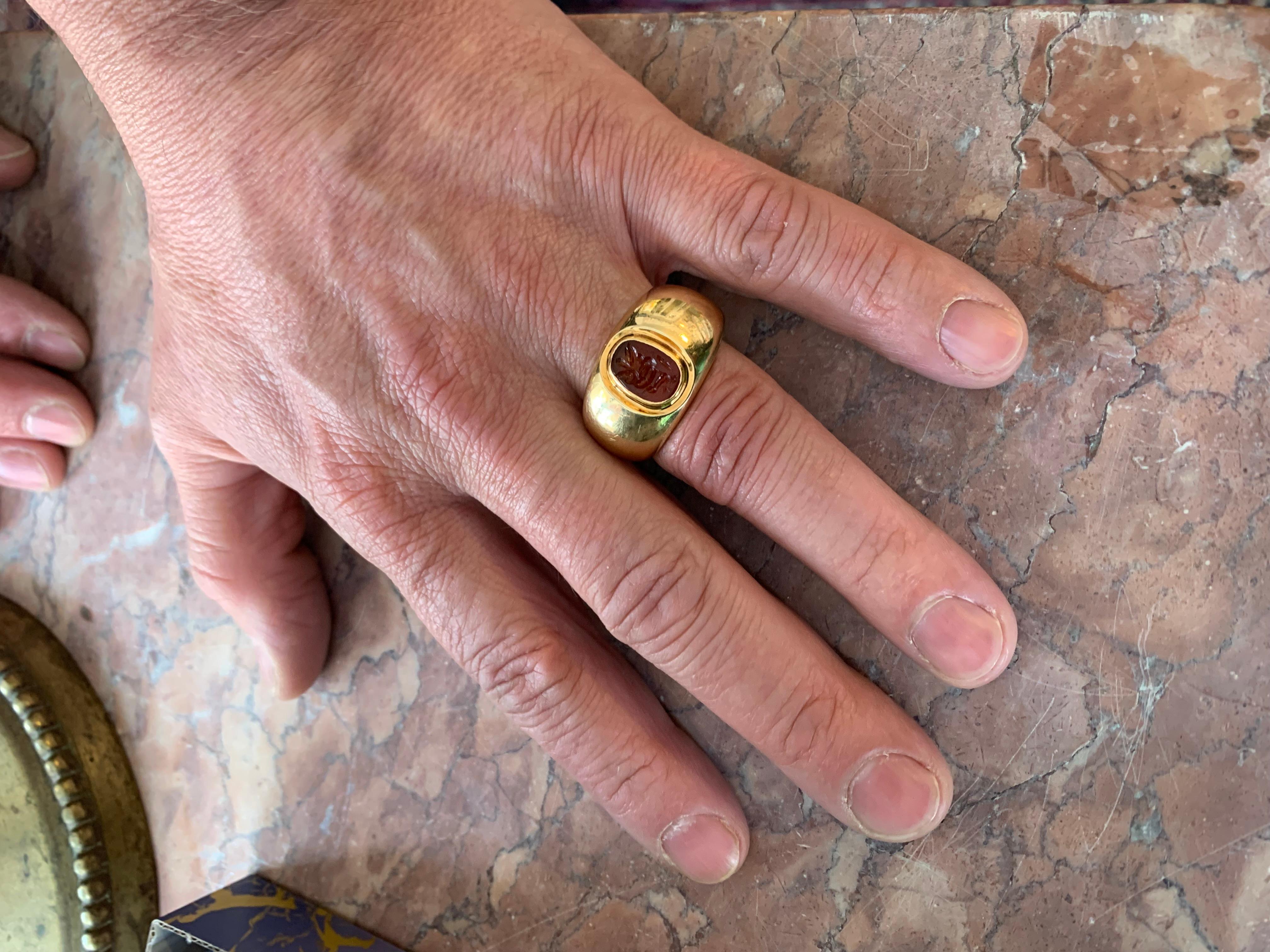 Oval Cut Antique Roman Republic Agate Intaglio Gents Ring Victorian 15 Karat Gold Mount