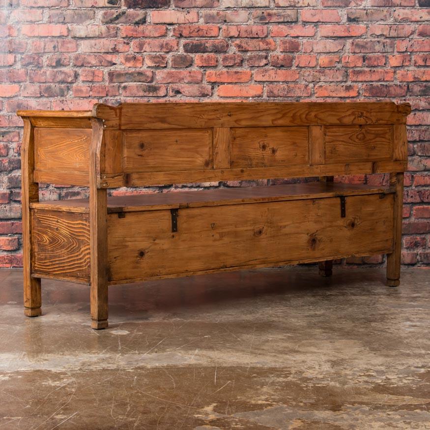 Antique Romanian Folk Art Painted Storage Bench In Good Condition In Round Top, TX