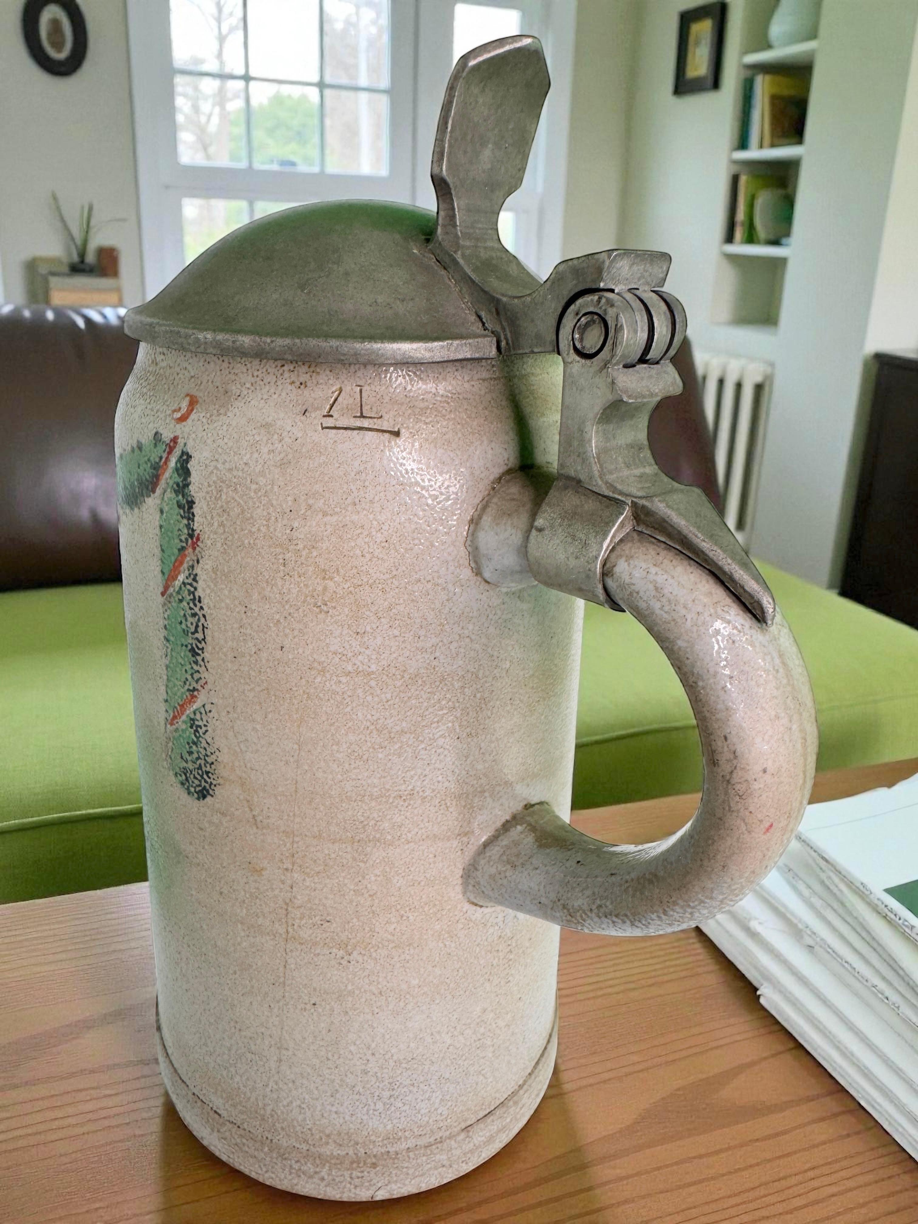 Ancien Stein à bière en grès de 1 litre avec couvercle, Scène romantique, Allemagne, années 1900 en vente 4