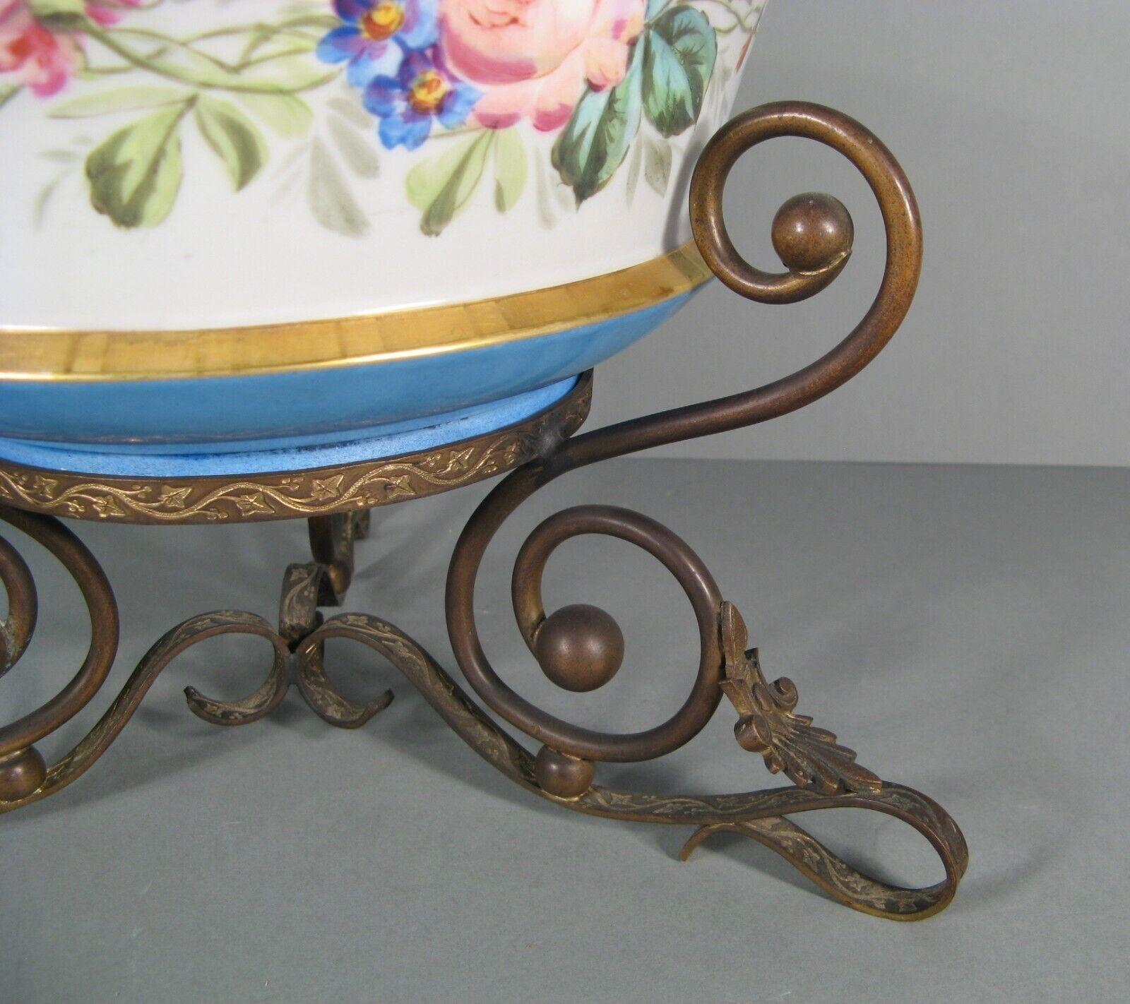 Ceramic Antique Romantic Style Fruit Coupe in Painted Porcelain with Brass Mount - 1Y133