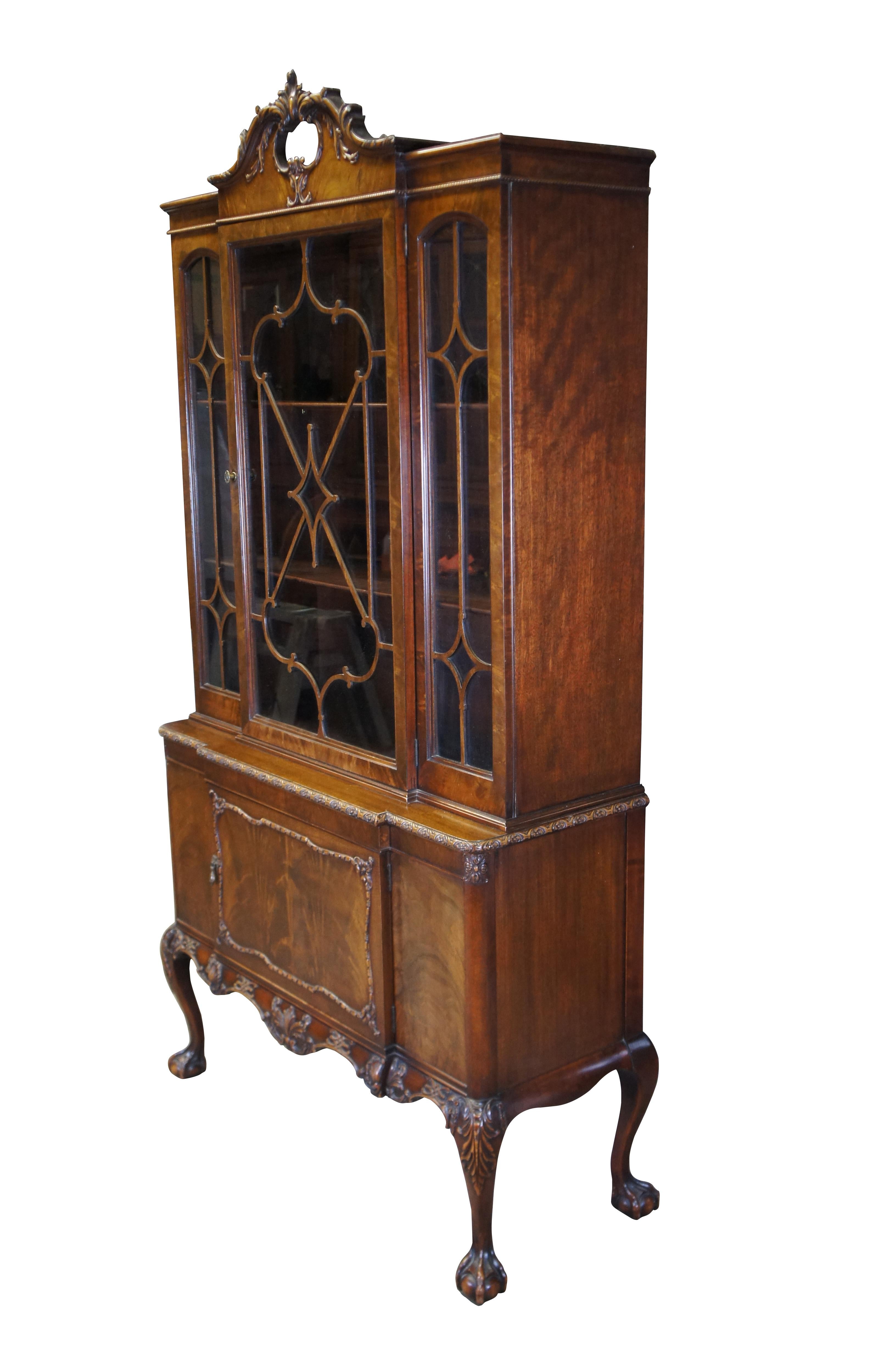 Américain Ancienne vitrine anglaise Chippendale géorgienne en acajou de 78 pouces en vente