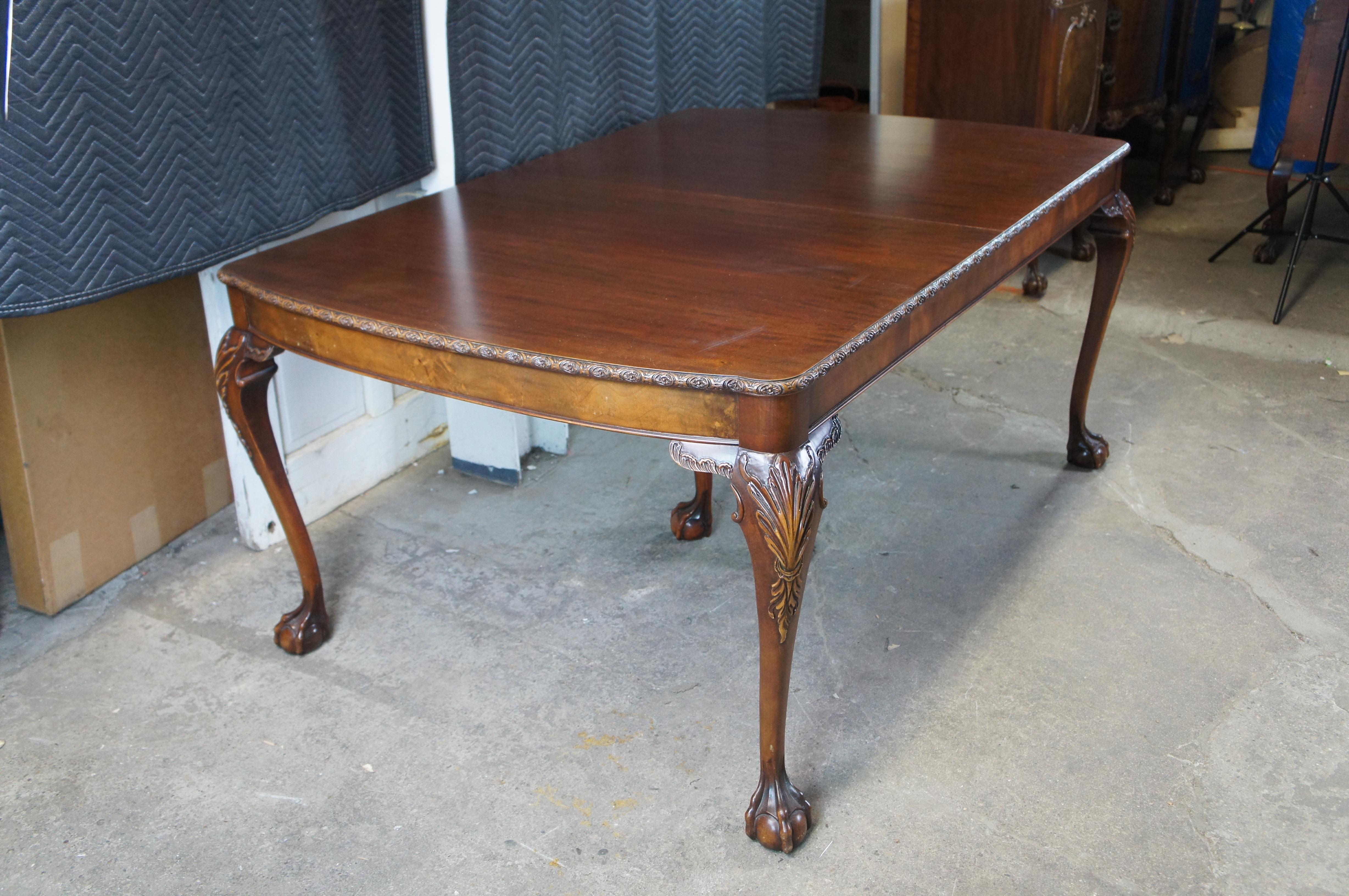20ième siècle Antique Romweber English Chippendale Georgian Mahogany Extendable Dining Table en vente