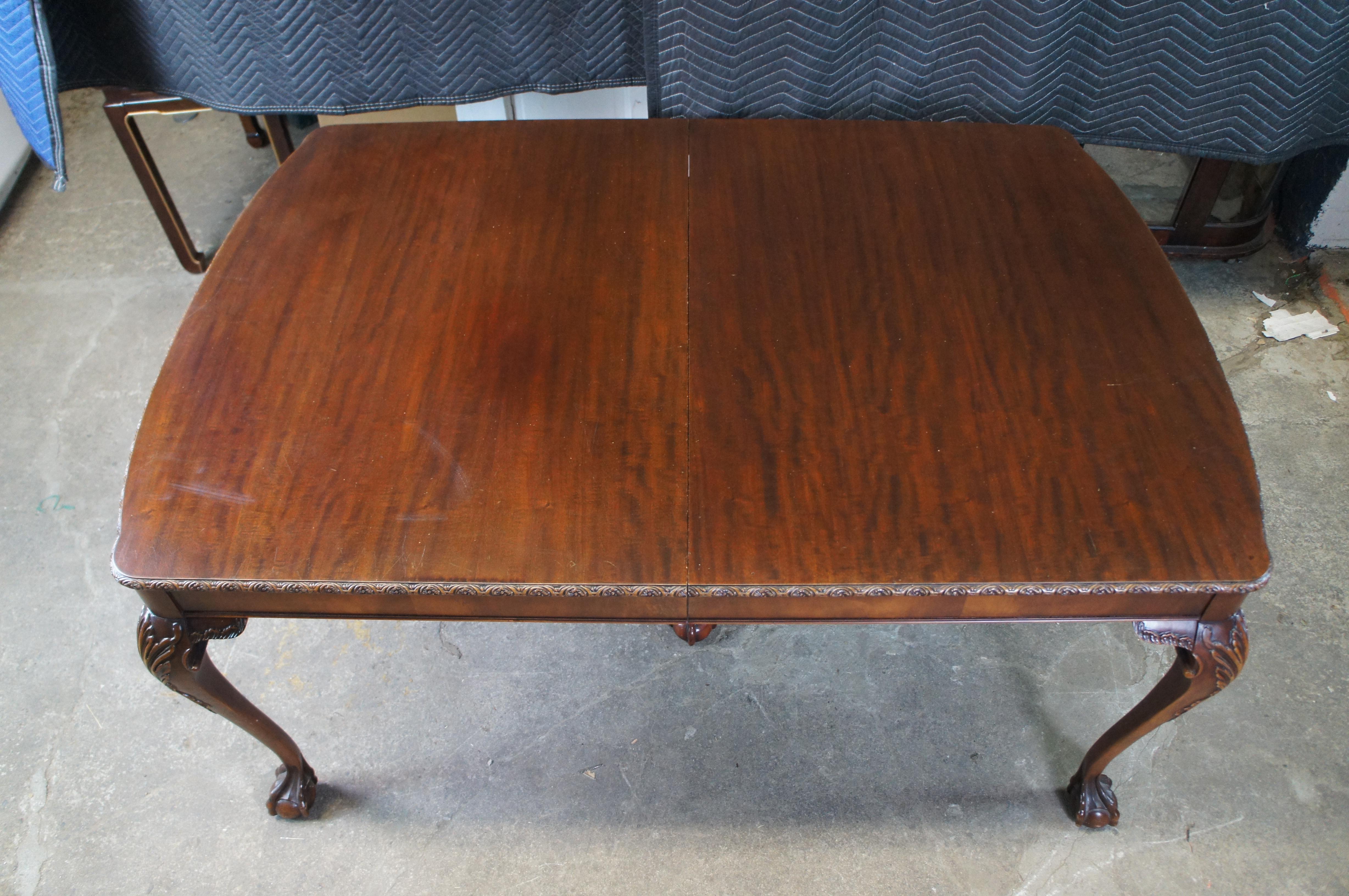 Acajou Antique Romweber English Chippendale Georgian Mahogany Extendable Dining Table en vente