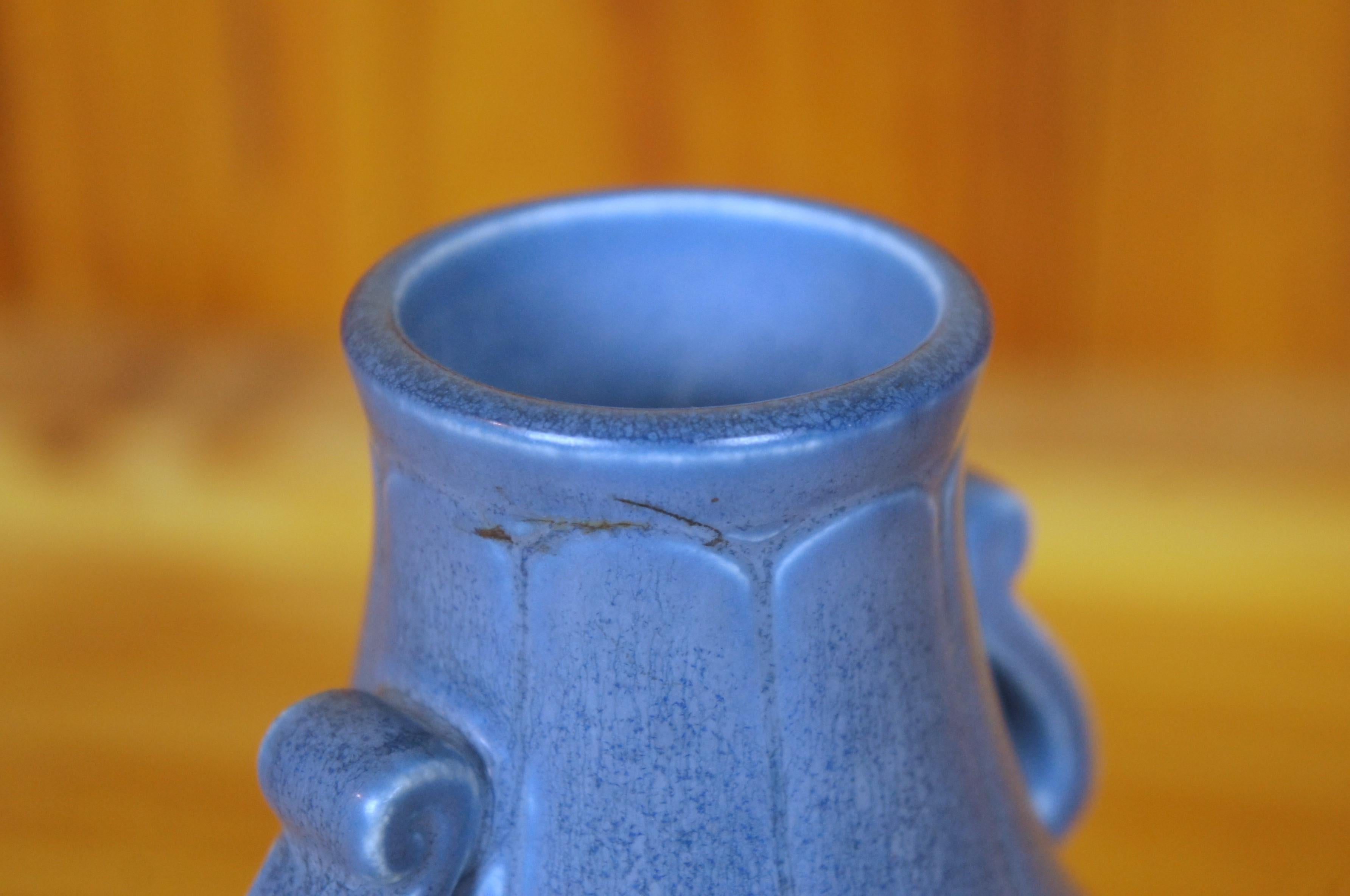 Rookwood Art Deco 1930 XXX 6096 Vaso con manico a trama di cesto blu opaco 6