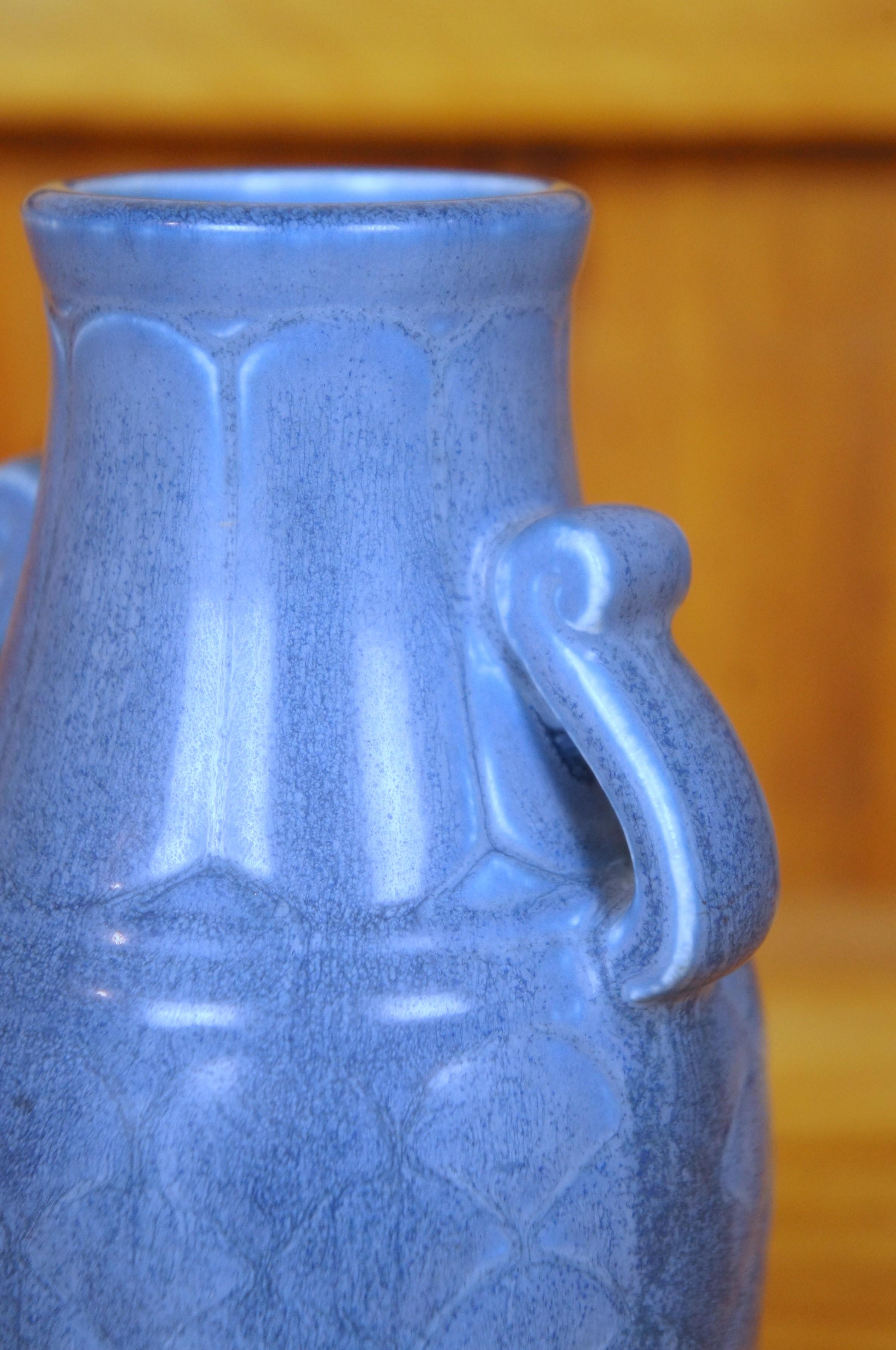 Rookwood Art Deco 1930 XXX 6096 Vaso con manico a trama di cesto blu opaco 6