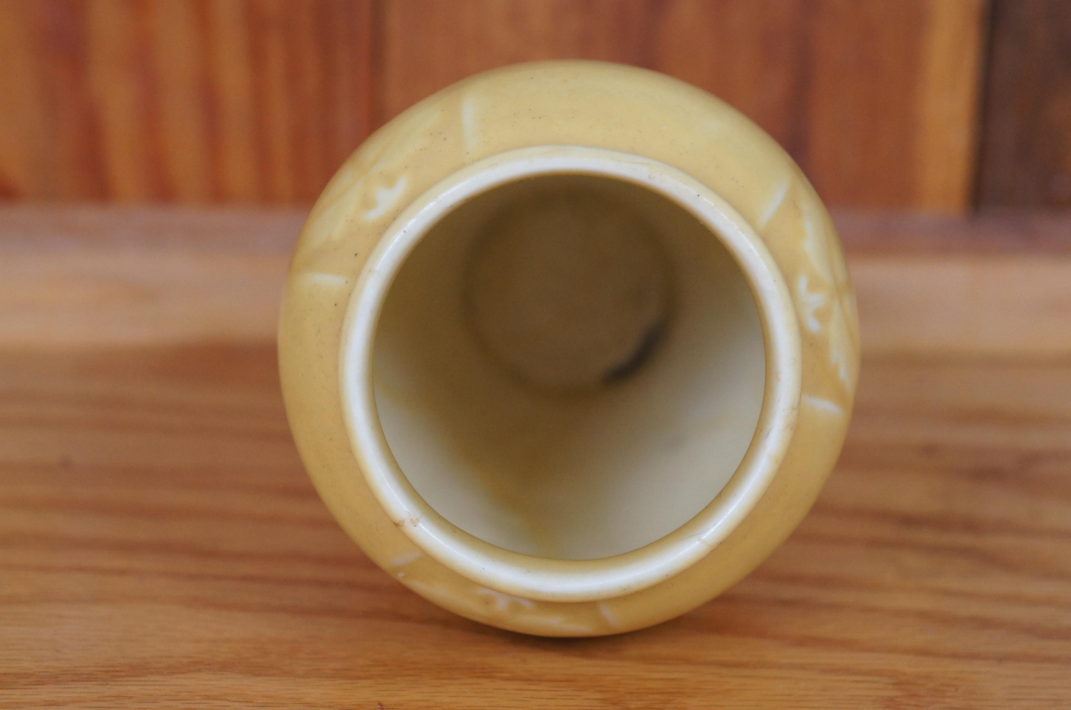 1931 Rookwood Art Deco XXXI Gelbe matte mundgeblasene Herzvase 5,5