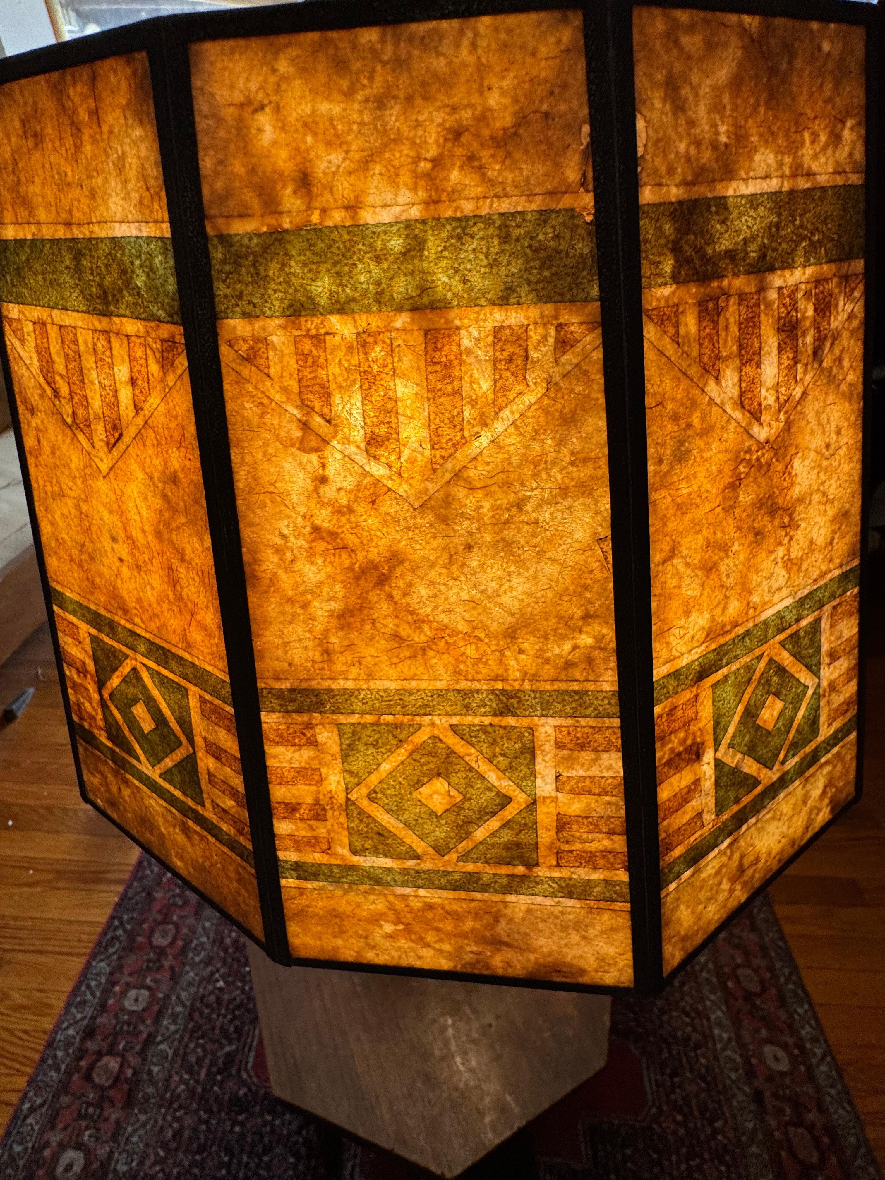 Américain Antique  ROOKWOOD  Lampe de table en poterie d'art avec abat-jour en mica -  VENTE à 30 %  W5626 en vente