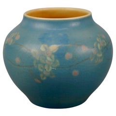 Antike antike Velum-Vase aus Rookwood-Kunstkeramik von Harriet Elizabeth Wilcox, 1922