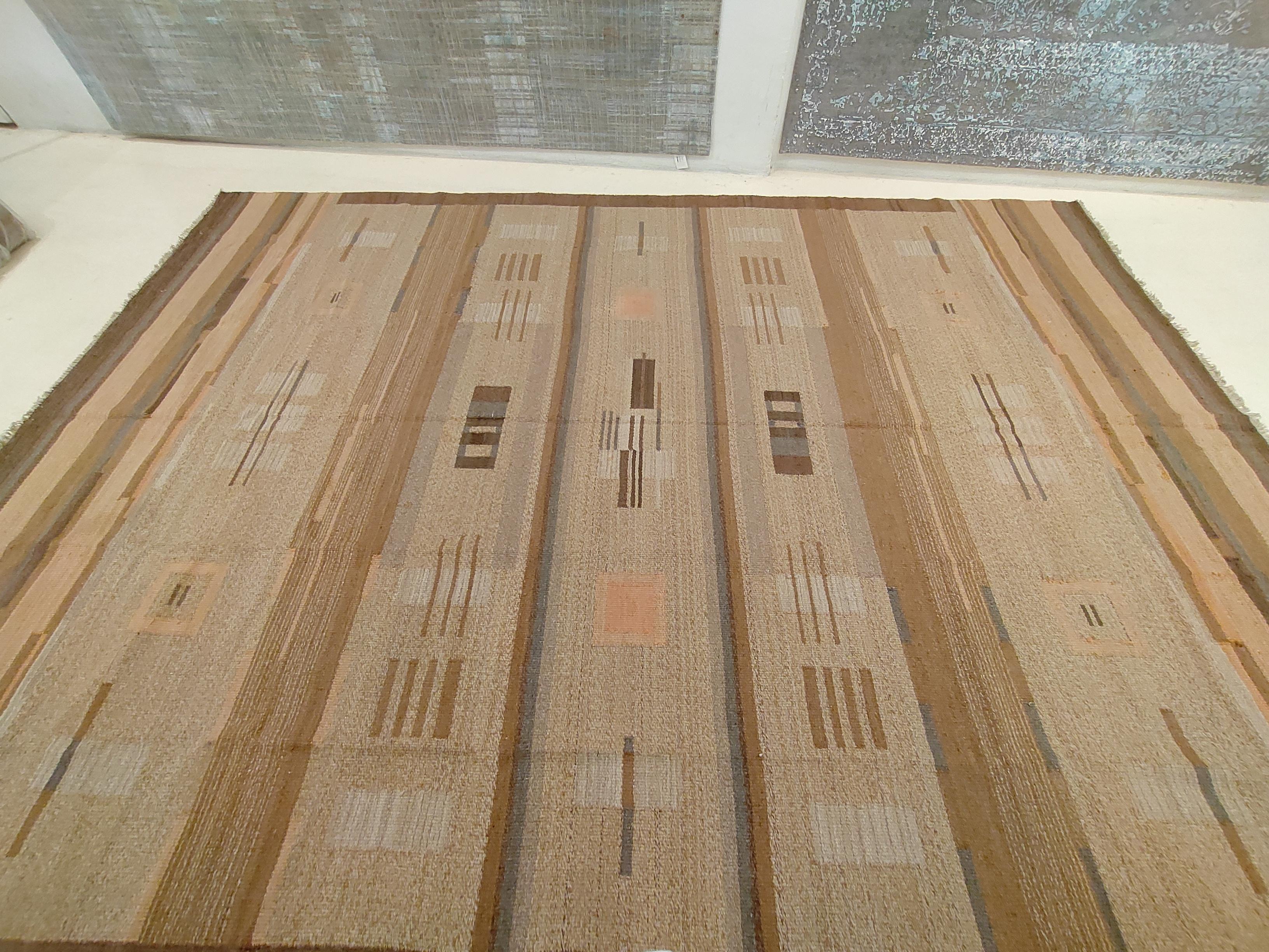 Antiker skandinavischer Art-déco-/Bauhaus-Teppich in Zimmergröße von Laila Karttunen (Skandinavische Moderne) im Angebot