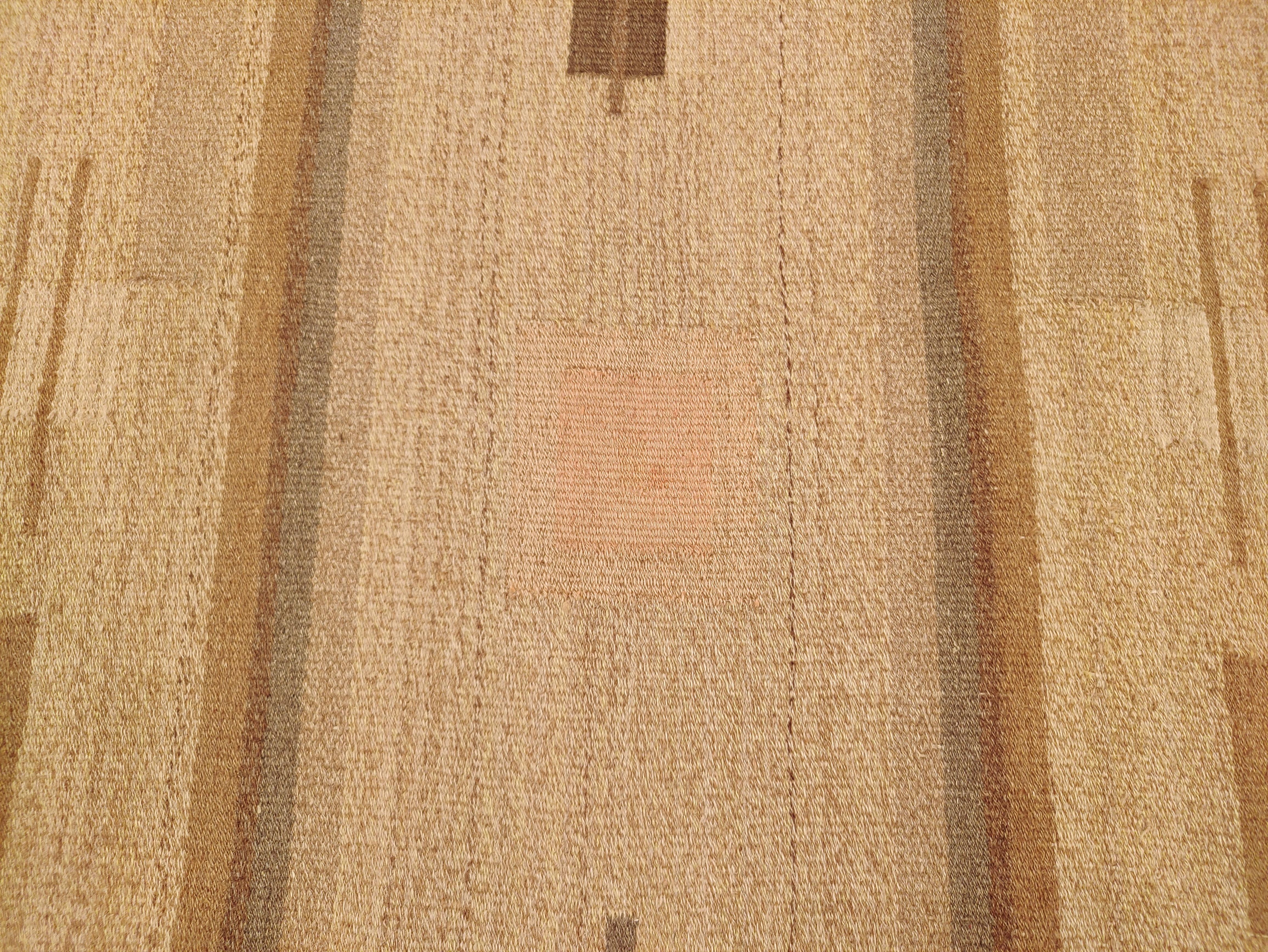 Antiker skandinavischer Art-déco-/Bauhaus-Teppich in Zimmergröße von Laila Karttunen (Wolle) im Angebot