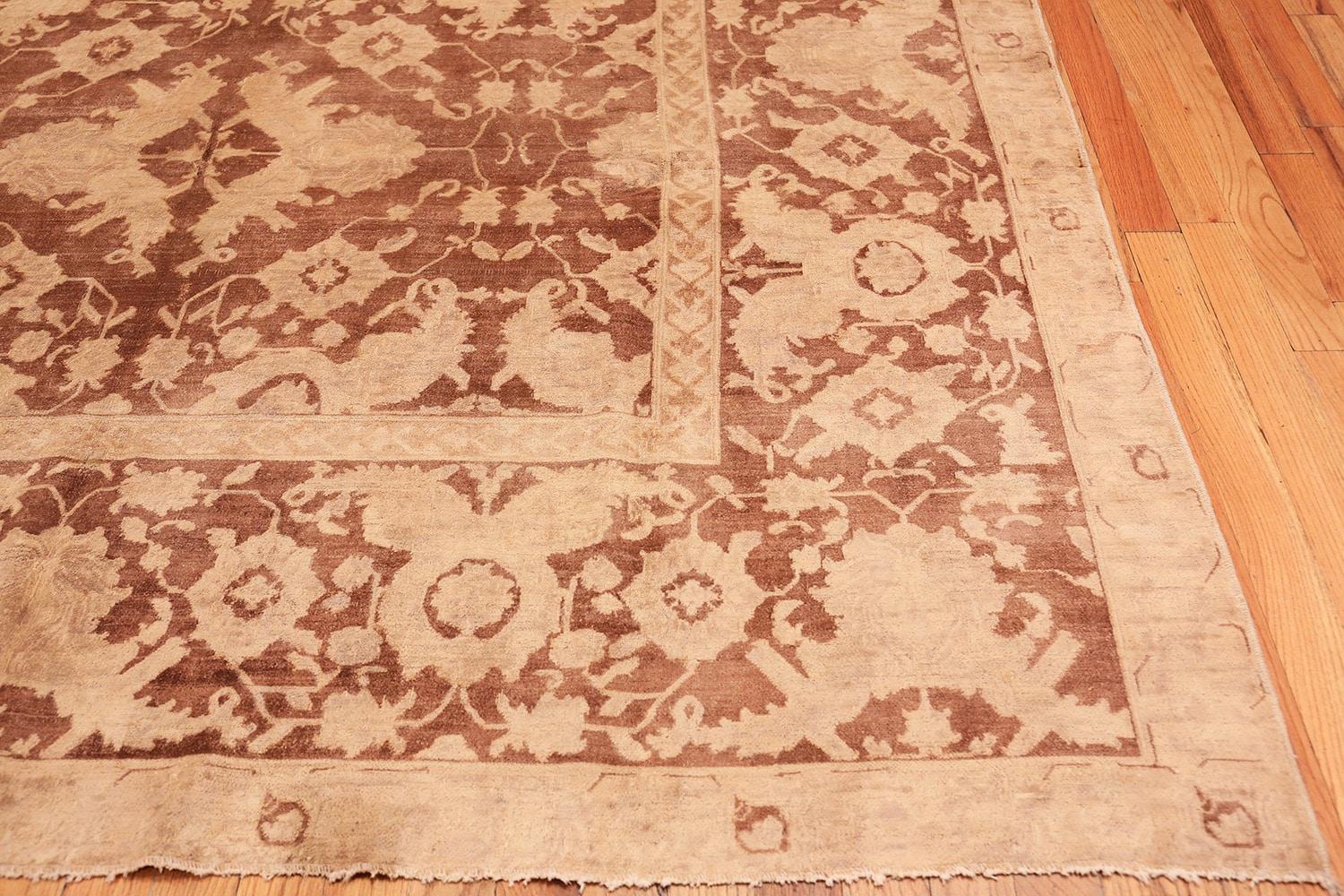 Alfombra india Agra antigua del tamaño de una habitación. 9 pies 2 pulgadas x 11 pies 8 pulgadas Indio en venta