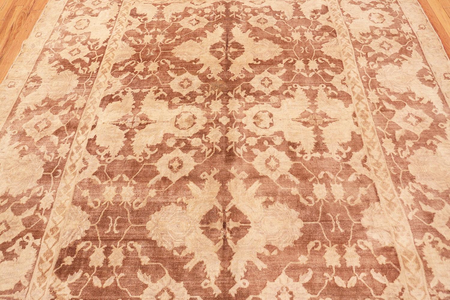 Alfombra india Agra antigua del tamaño de una habitación. 9 pies 2 pulgadas x 11 pies 8 pulgadas Anudado a mano en venta