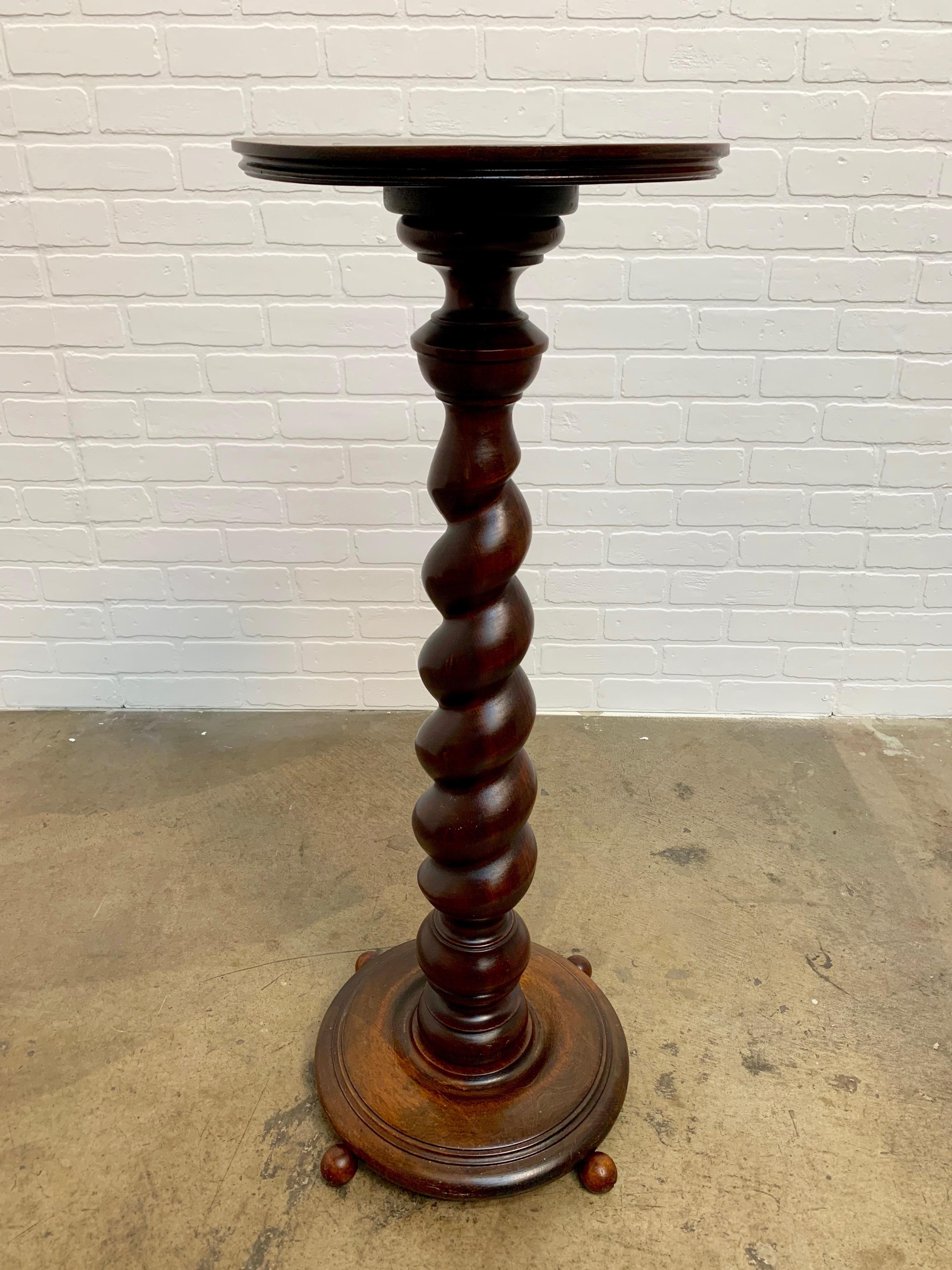 Antique Rope Twist Pedestal In Good Condition In Denton, TX