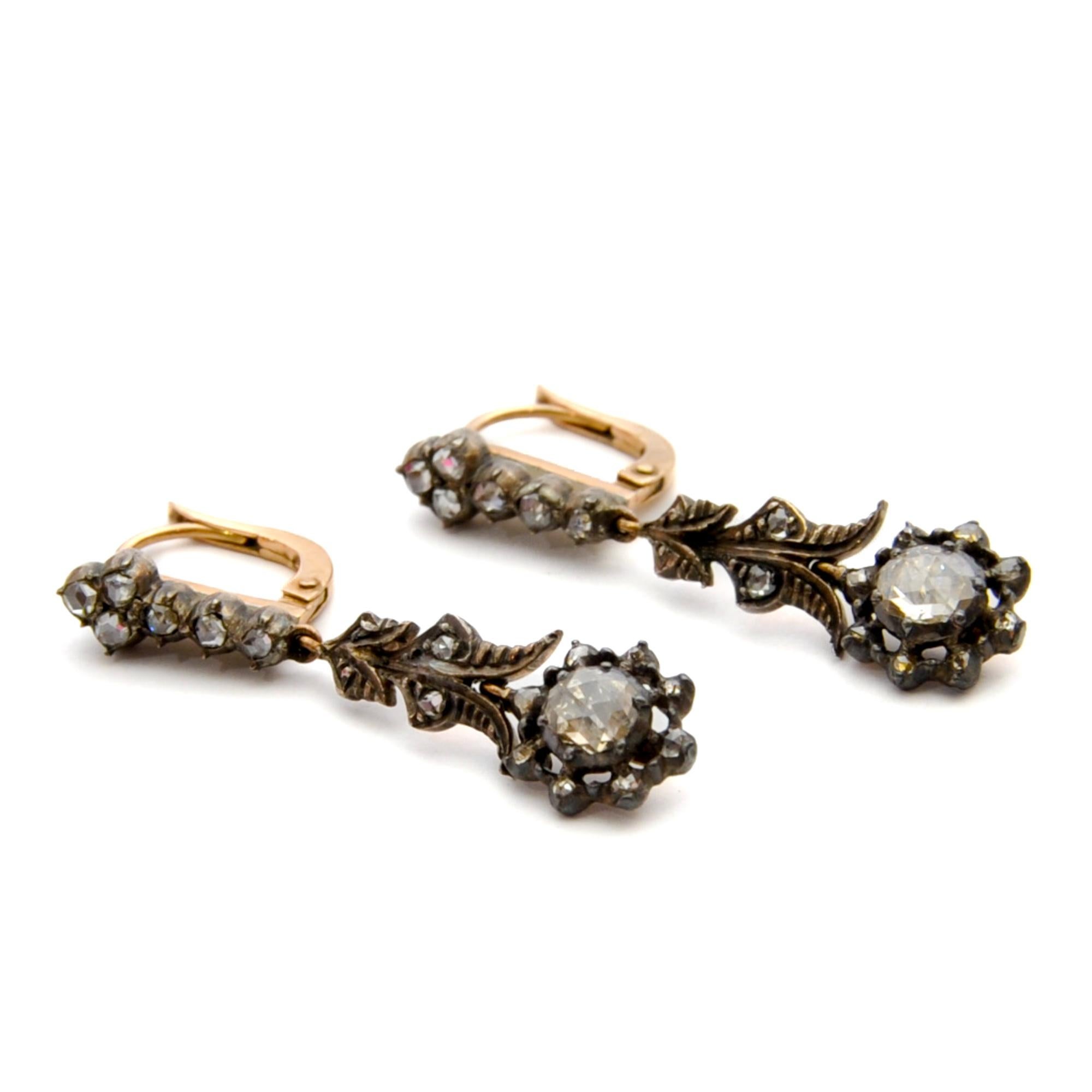 Antique Diamond and 14K Gold Silver Dangle Earrings In Good Condition For Sale In Rotterdam, NL