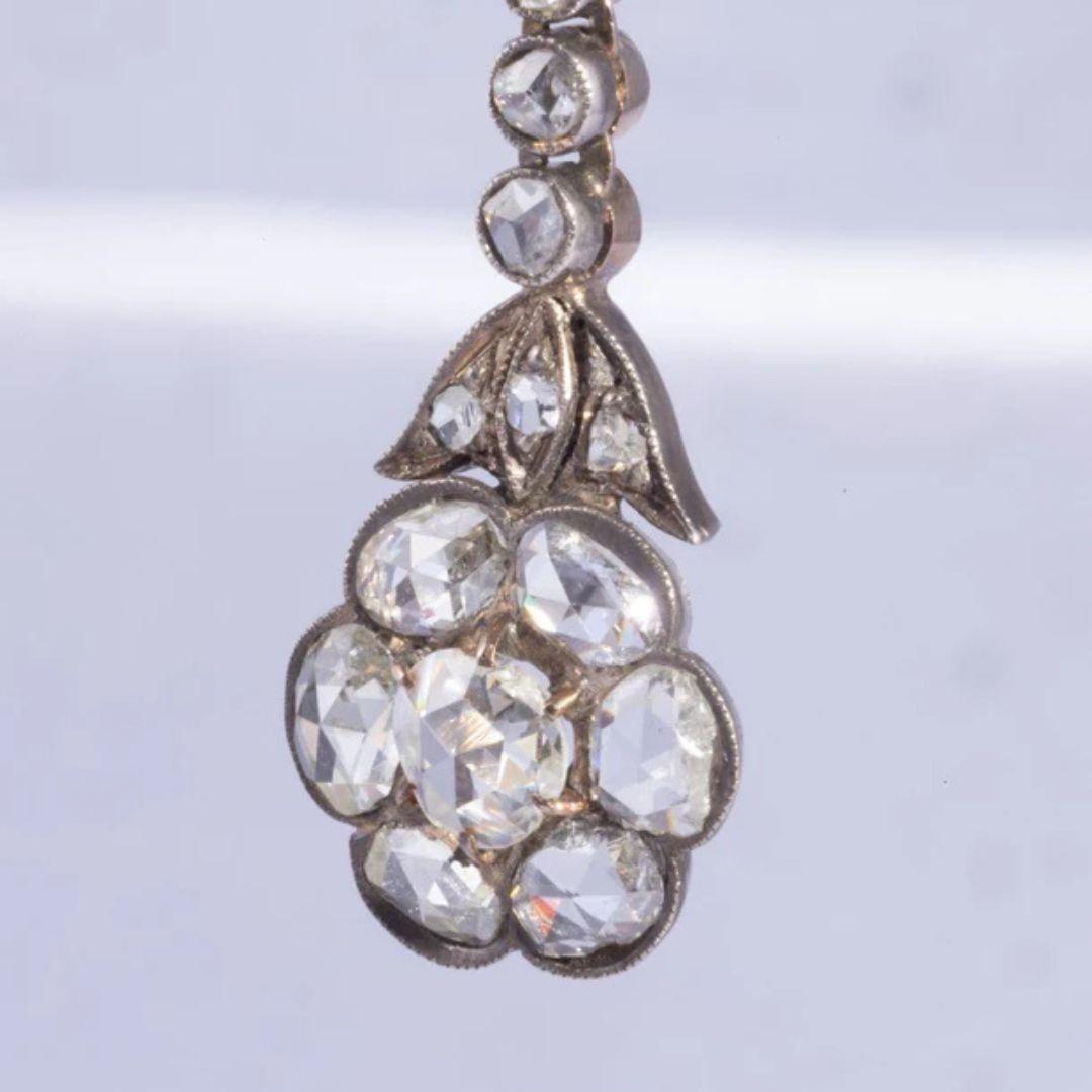Taille rose Pendants d'oreilles en argent et or avec diamants taillés en rose à l'ancienne en vente