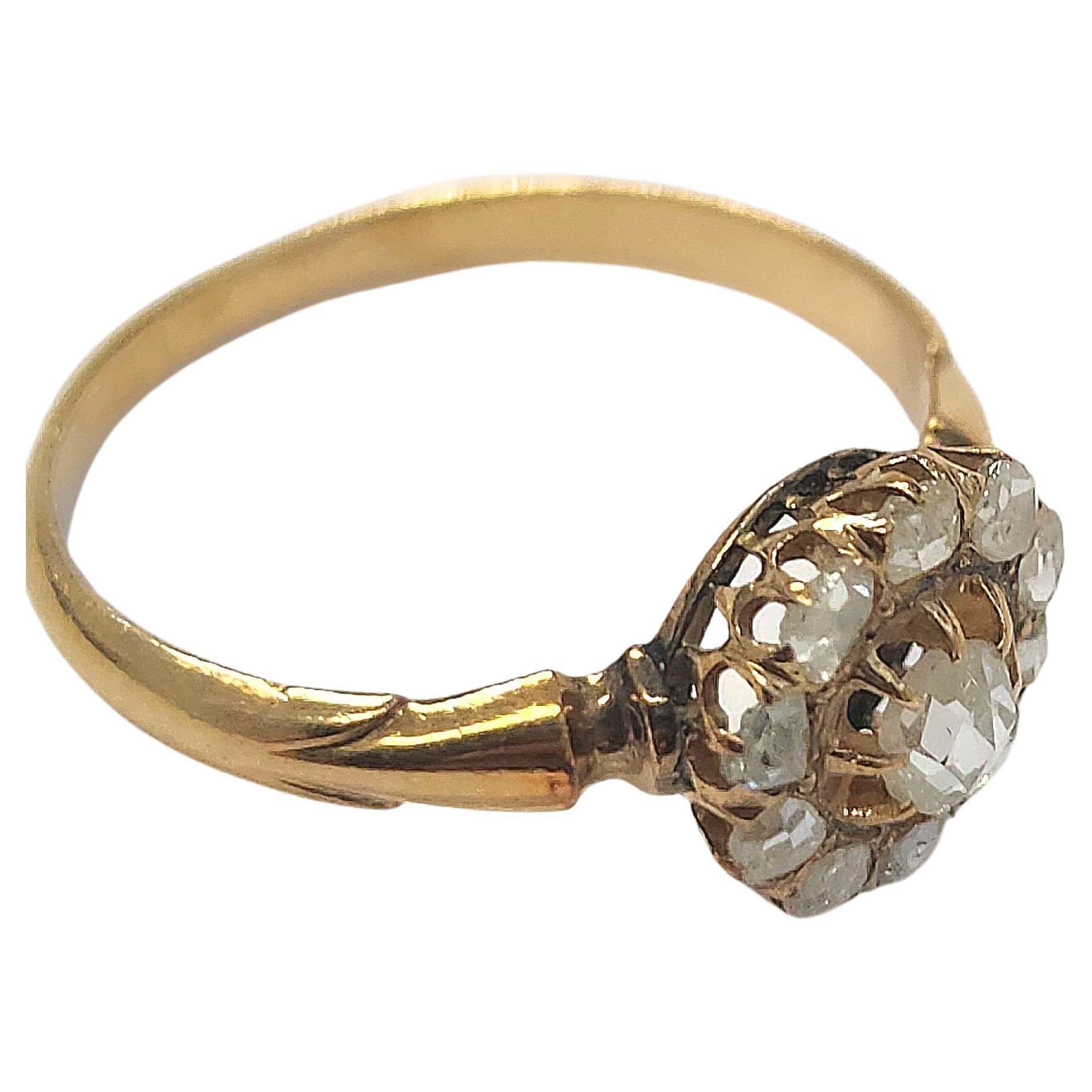 Antiker Goldring mit Rosenschliff-Diamant und Blumen Damen im Angebot