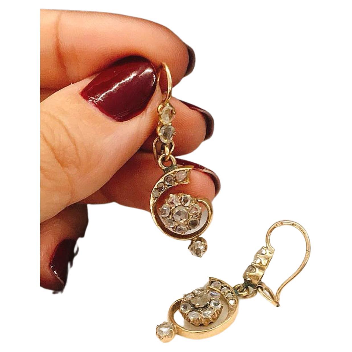 Antike baumelnde Ohrringe mit Diamant im Rosenschliff aus Gold im Angebot 1