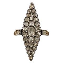 Bague antique en grappe avec diamant taille rose en forme de navette, vers 1800