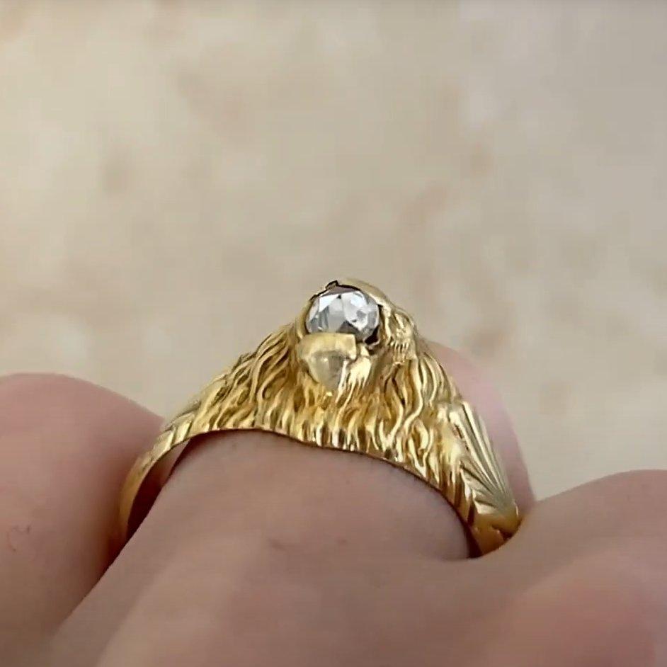 Antiker Diamantring mit Rosenschliff (ca. 0,1 Karat), 18 Karat Gelbgold, Löwenkopf Damen im Angebot