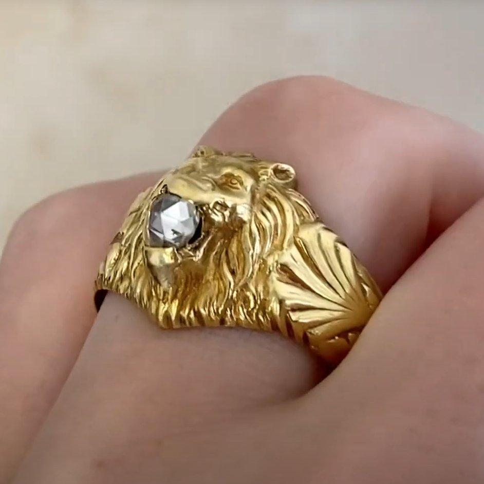 Antiker Diamantring mit Rosenschliff (ca. 0,1 Karat), 18 Karat Gelbgold, Löwenkopf im Angebot 1