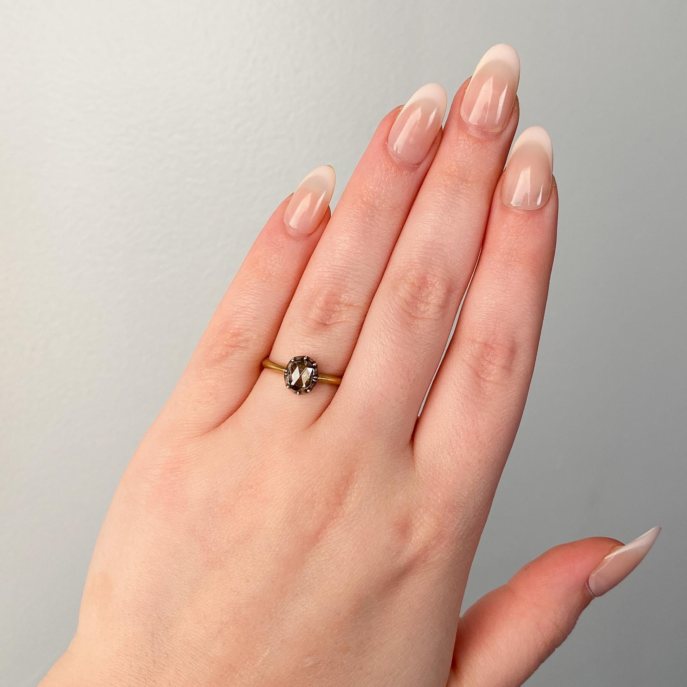 Women's Antique Rose Cut Diamond Ring of 18k Gold For Sale
