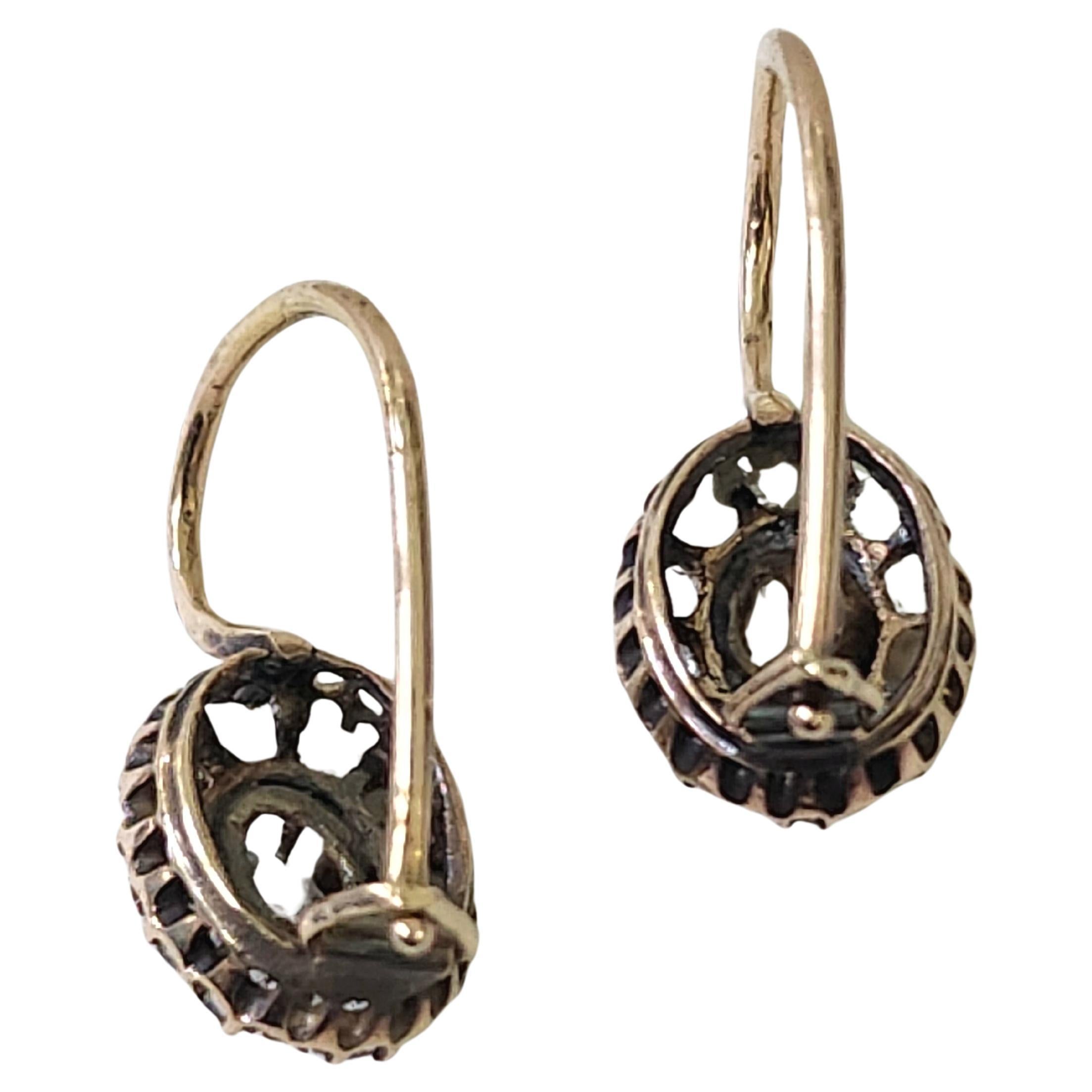 Boucles d'oreilles anciennes en or russe avec diamants taillés en rose en vente 1