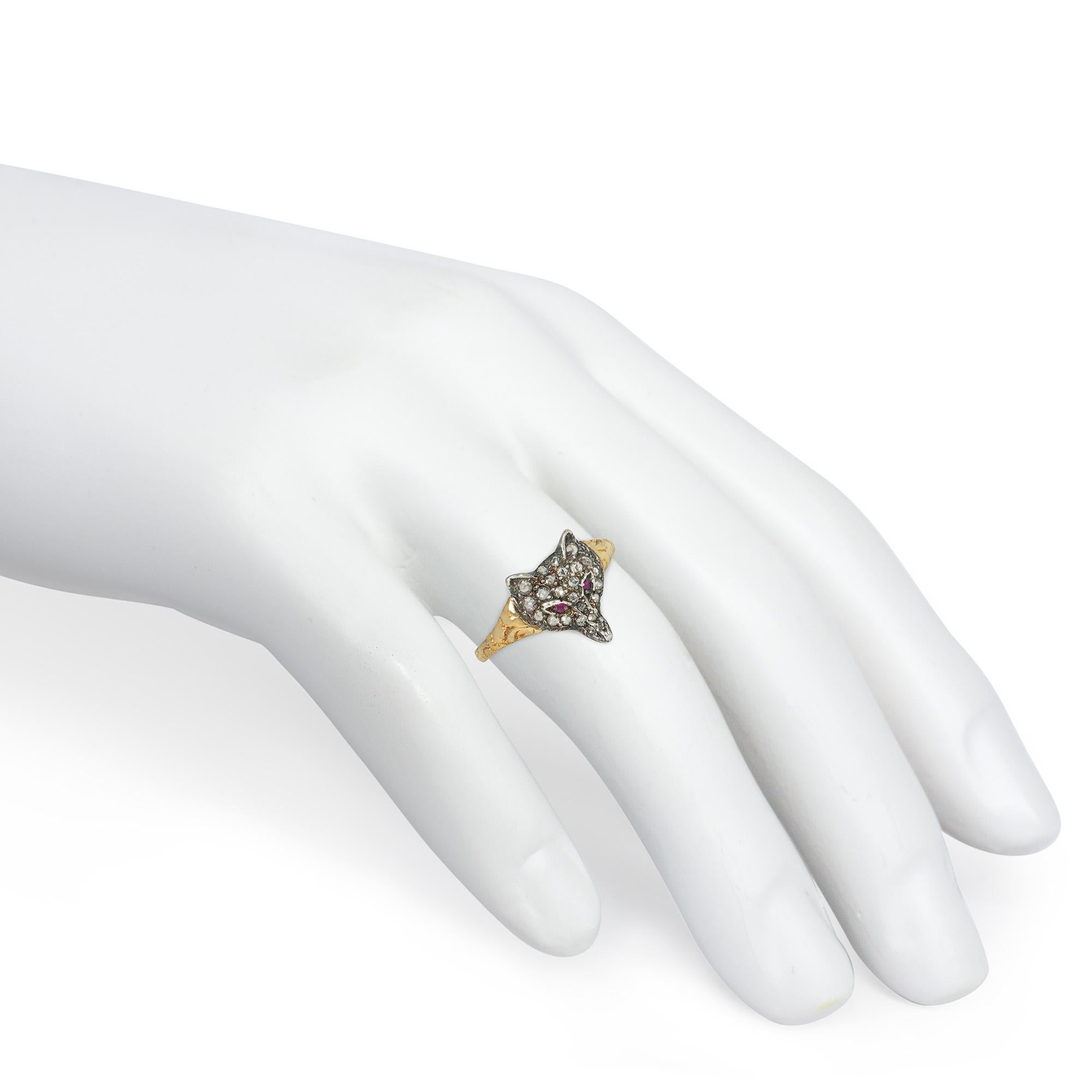 Antique Rose Diamond Fox Head Ring with Ruby Eyes, in Silver-Topped Gold In Good Condition For Sale In New York, NY