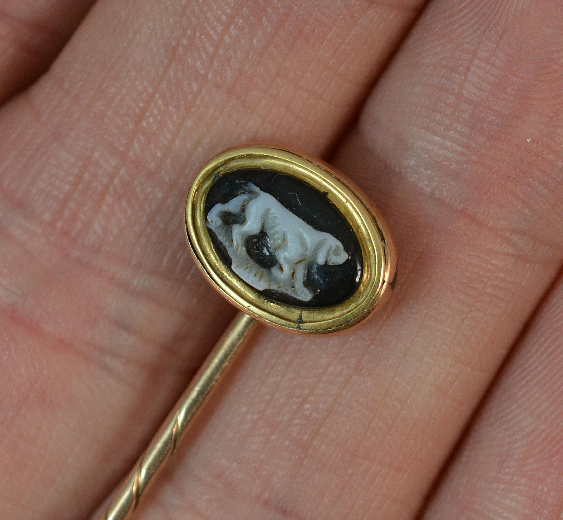 Antique Rose Gold and Carved Agate Stick Tie Pin, circa 1800 1