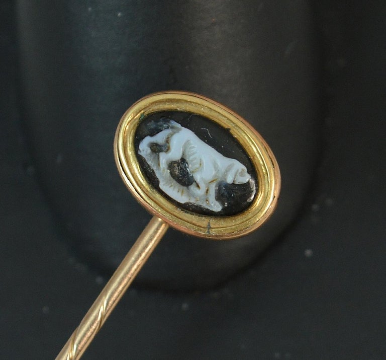Antique Rose Gold and Carved Agate Stick Tie Pin, circa 1800 For Sale 5