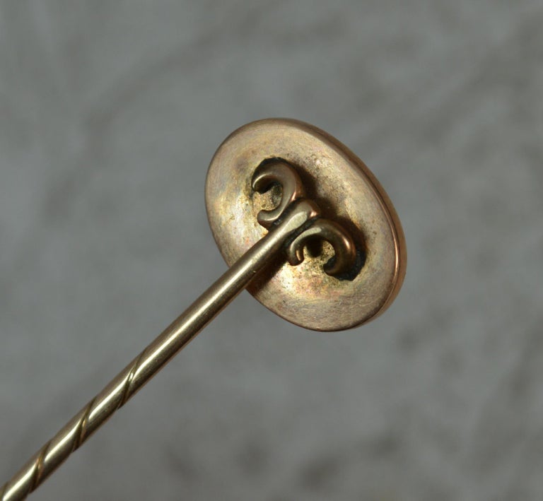 Antique Rose Gold and Carved Agate Stick Tie Pin, circa 1800 For Sale 1