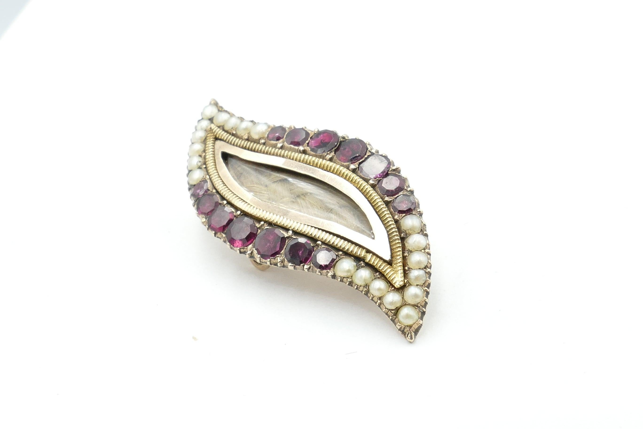 Antique Rose Gold Garnet and Pearl Mourning Brooch/Locket In Good Condition In Splitter's Creek, NSW