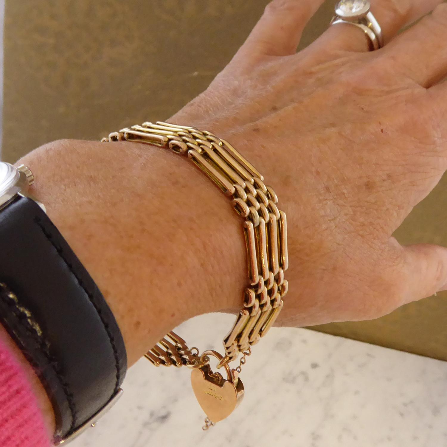 9ct gold gate bracelet with padlock