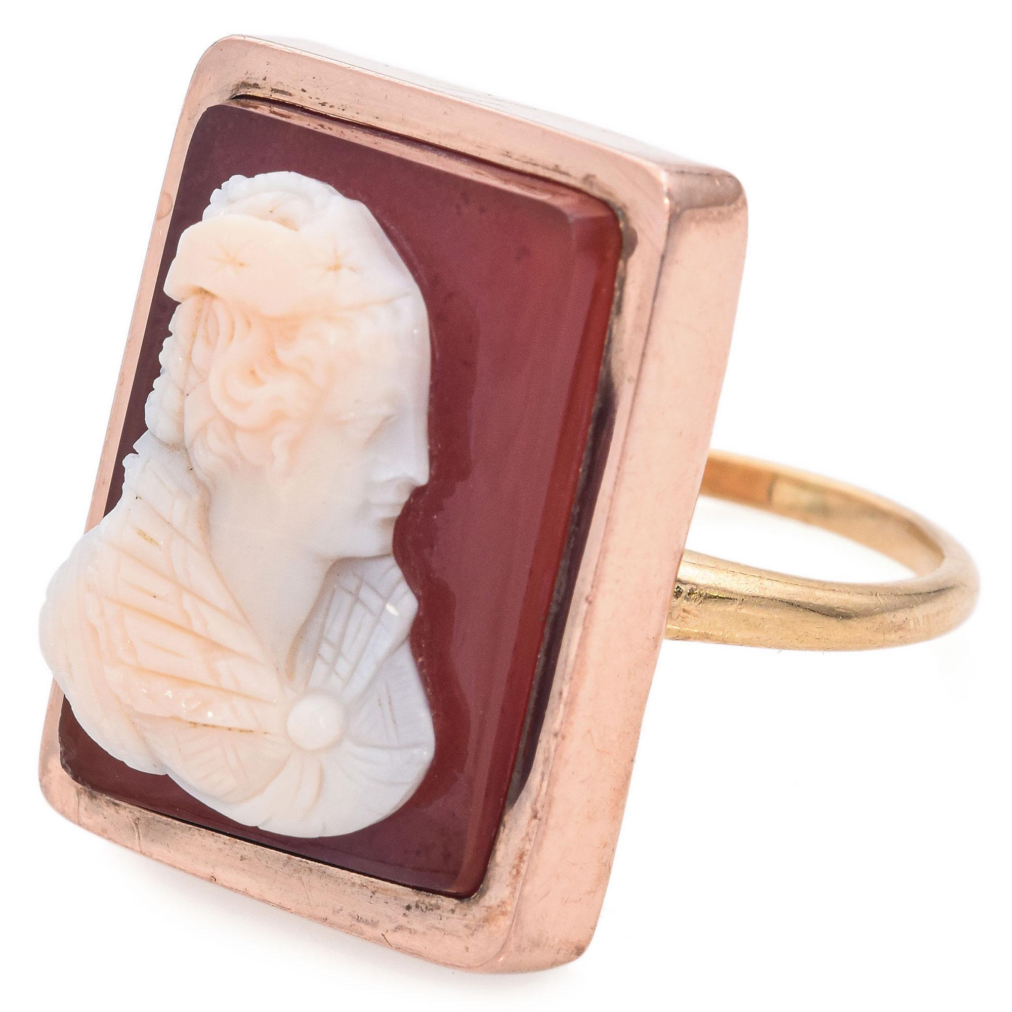 Antique Rose Gold Hardstone Cameo Ring In Good Condition For Sale In New York, NY