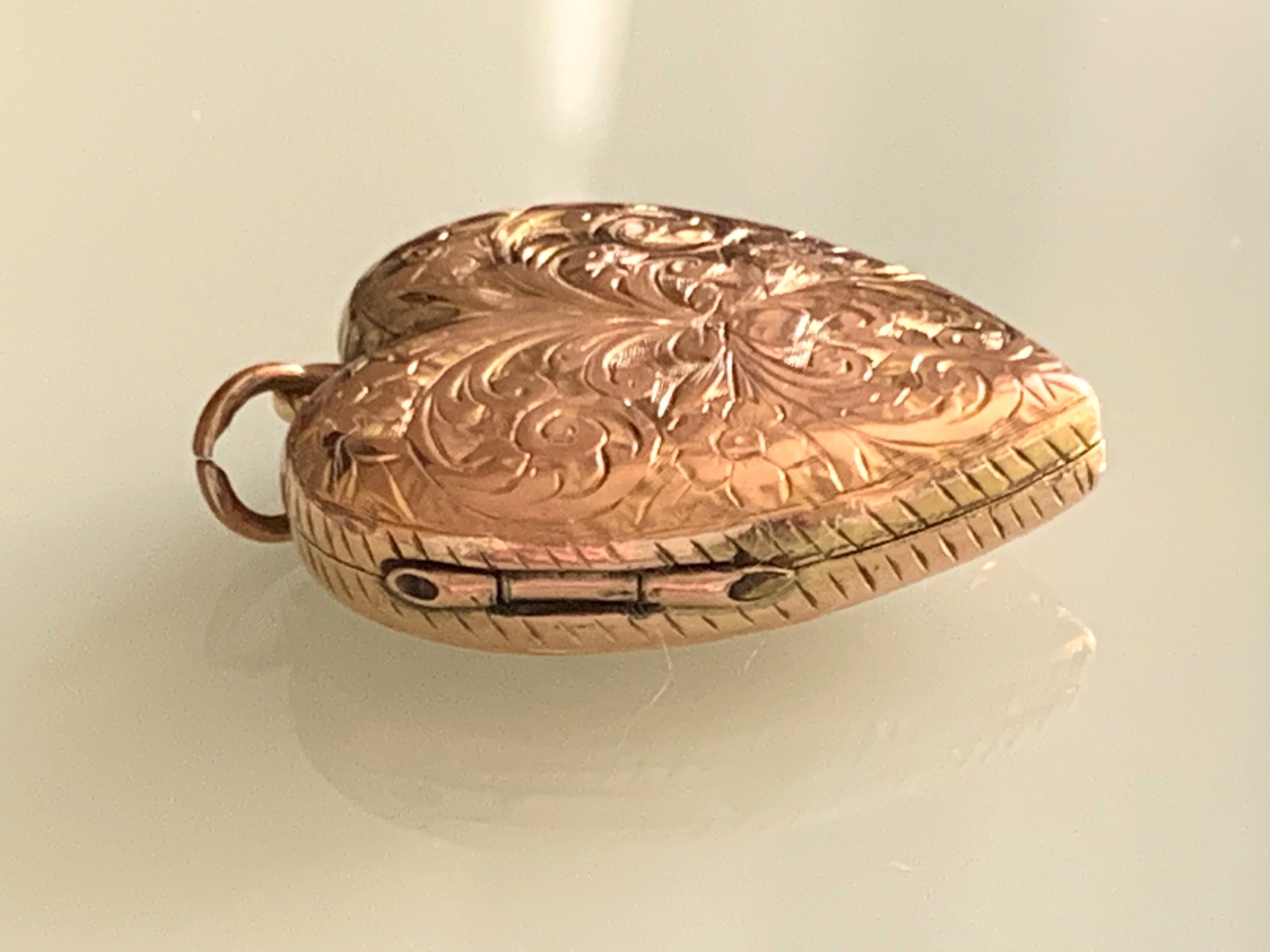 Edwardiano  Medaglione grande in oro rosa con marchio di garanzia in vendita 2