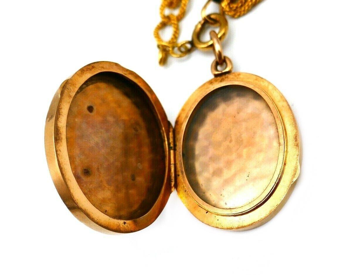 Collana con medaglione in oro rosa antico e catena di orologi in oro giallo In condizioni ottime in vendita a Beverly Hills, CA