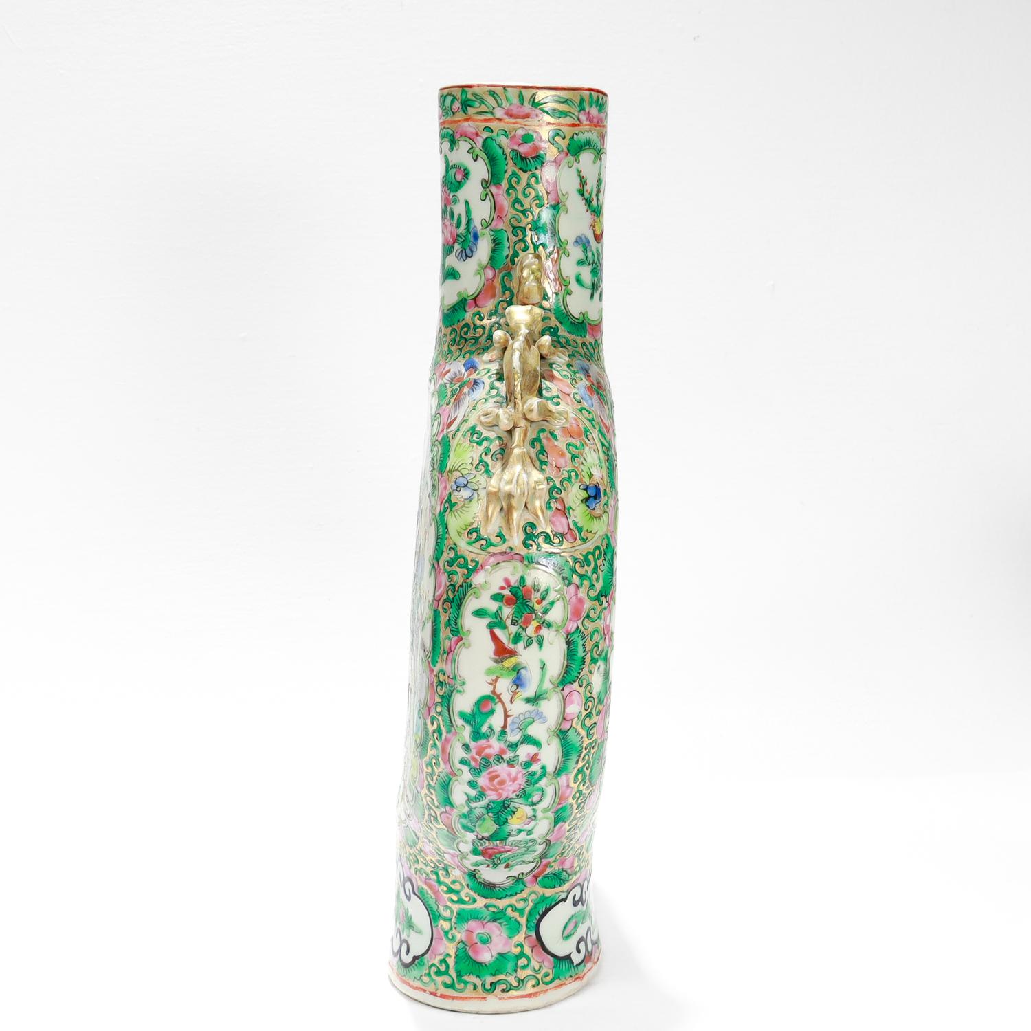 Antique Rose Mandarin Chinese Export Porcelain Moon Flask In Fair Condition In Philadelphia, PA