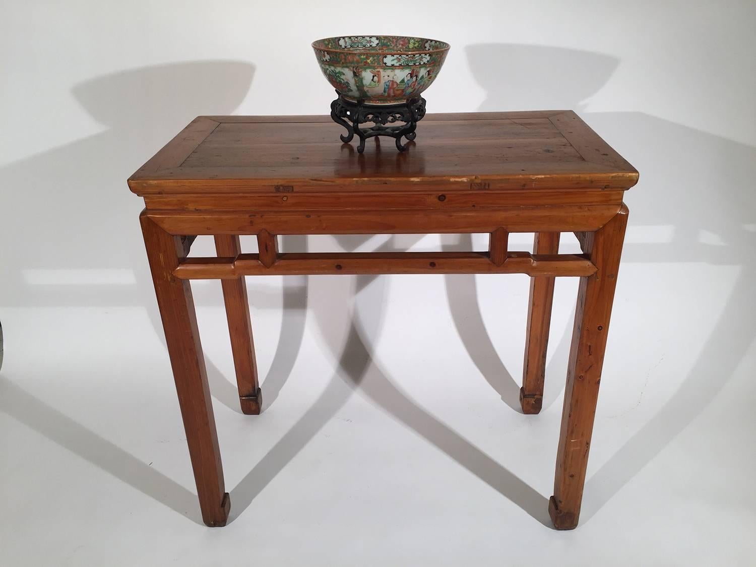 Antique Rose Medallion Bowl on Stand, circa 1880s In Excellent Condition In Lambertville, NJ