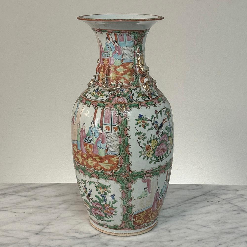Chinese Export Antique Rose Medallion Porcelain Vase For Sale